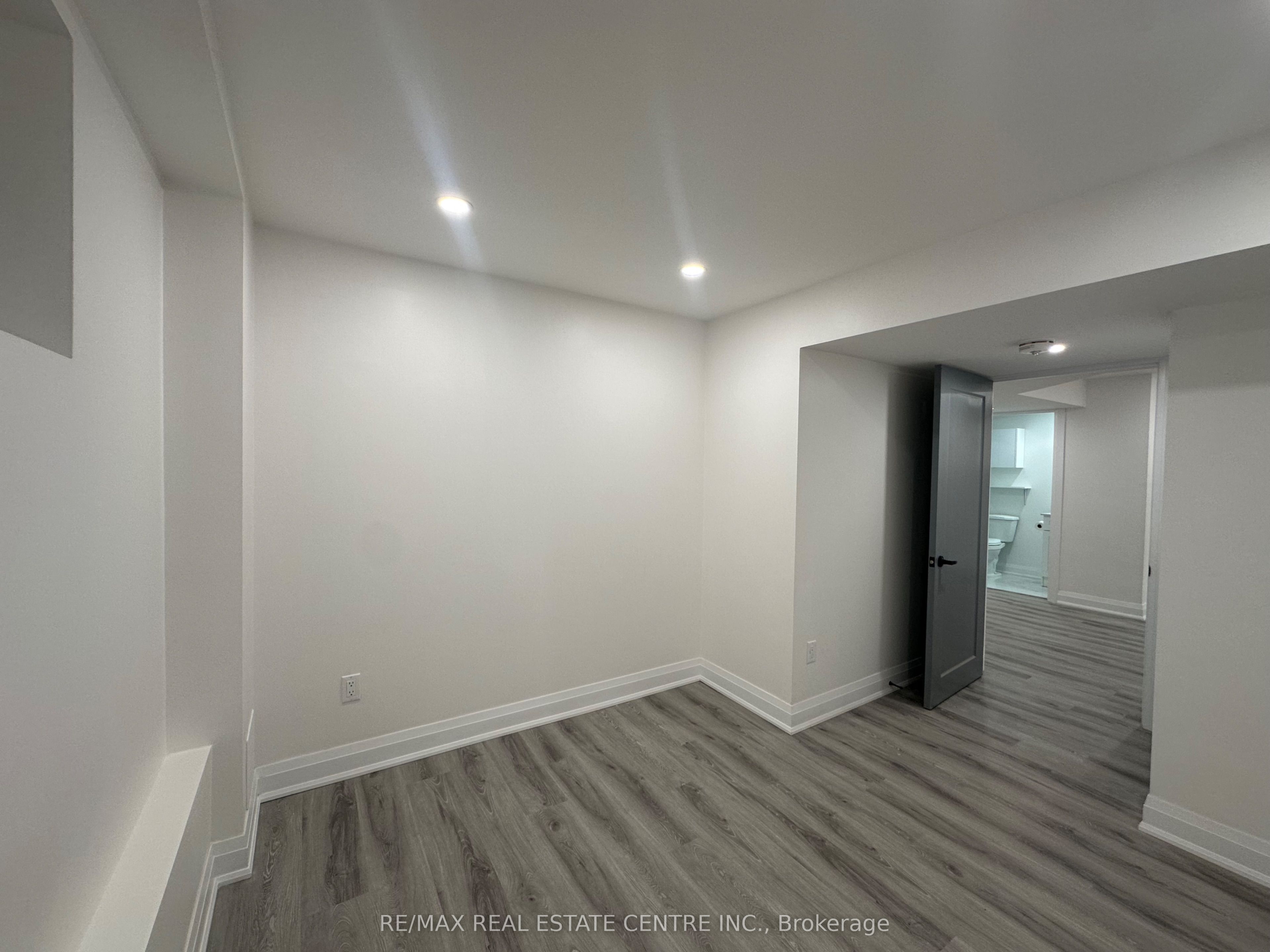 23 Oblate Crescent Basement Apartment, Brampton, ON L6Y 0K2 photo 5