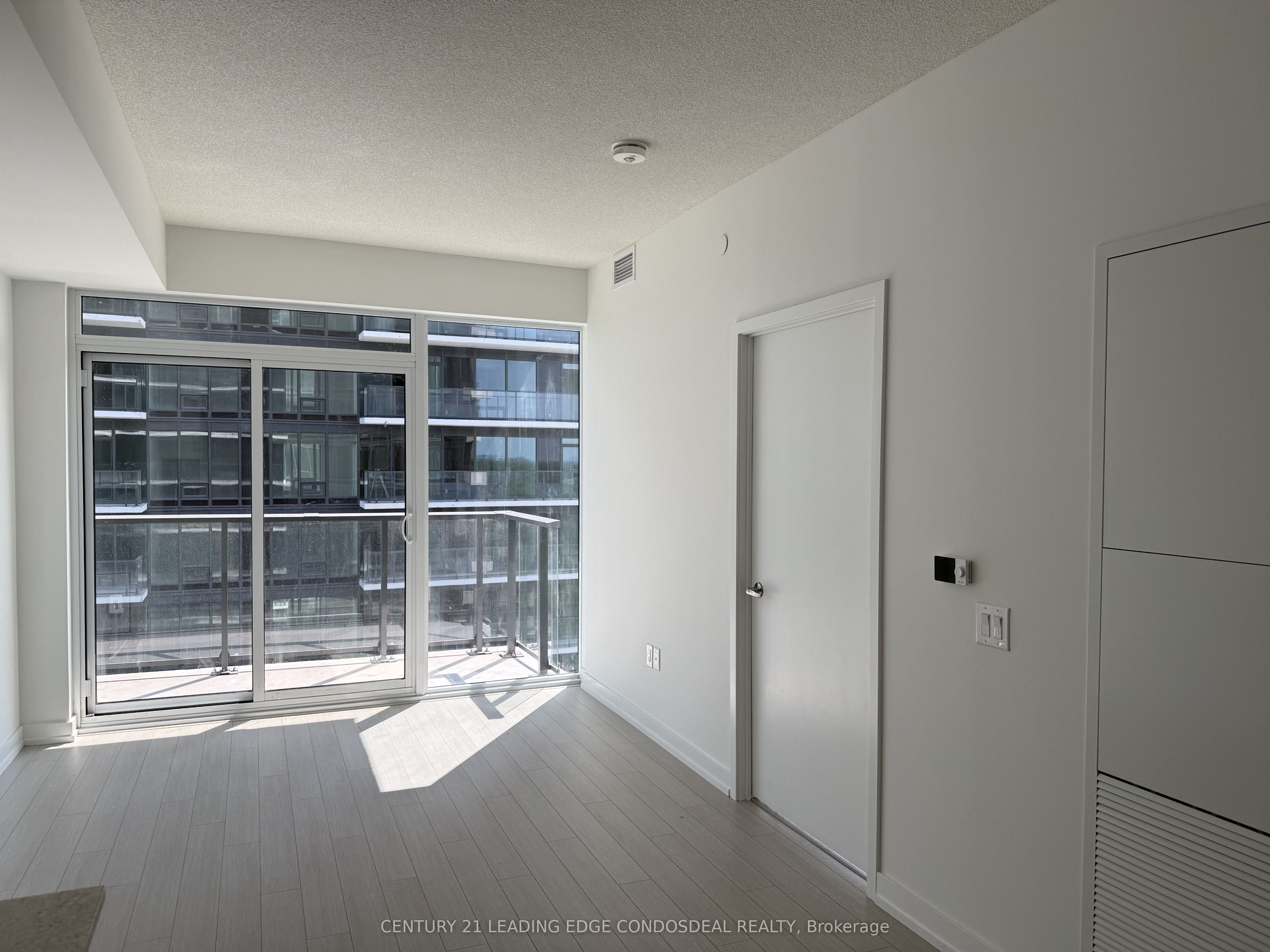 4010 Eglinton Avenue W 1607, Toronto, ON M9A 0G5 photo 5