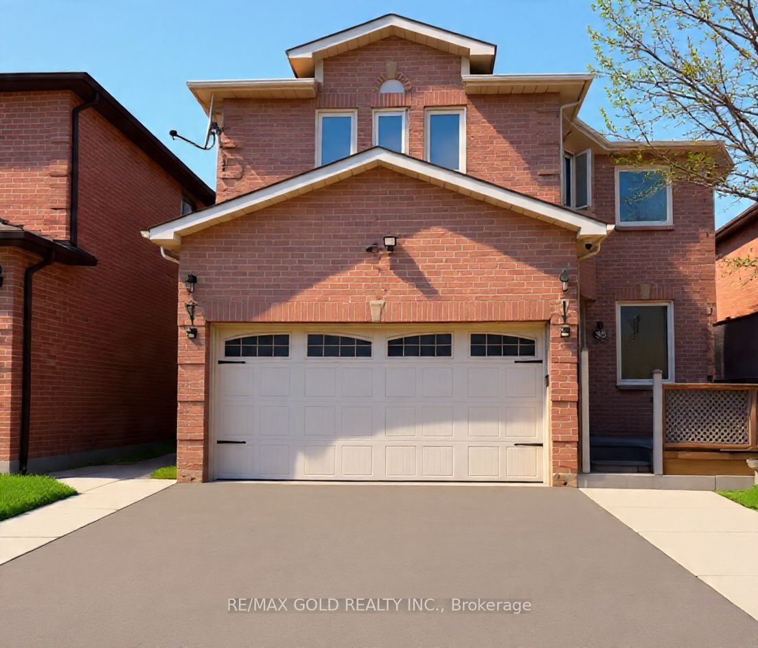35 Kirk Drive, Brampton, ON L6X 4E6