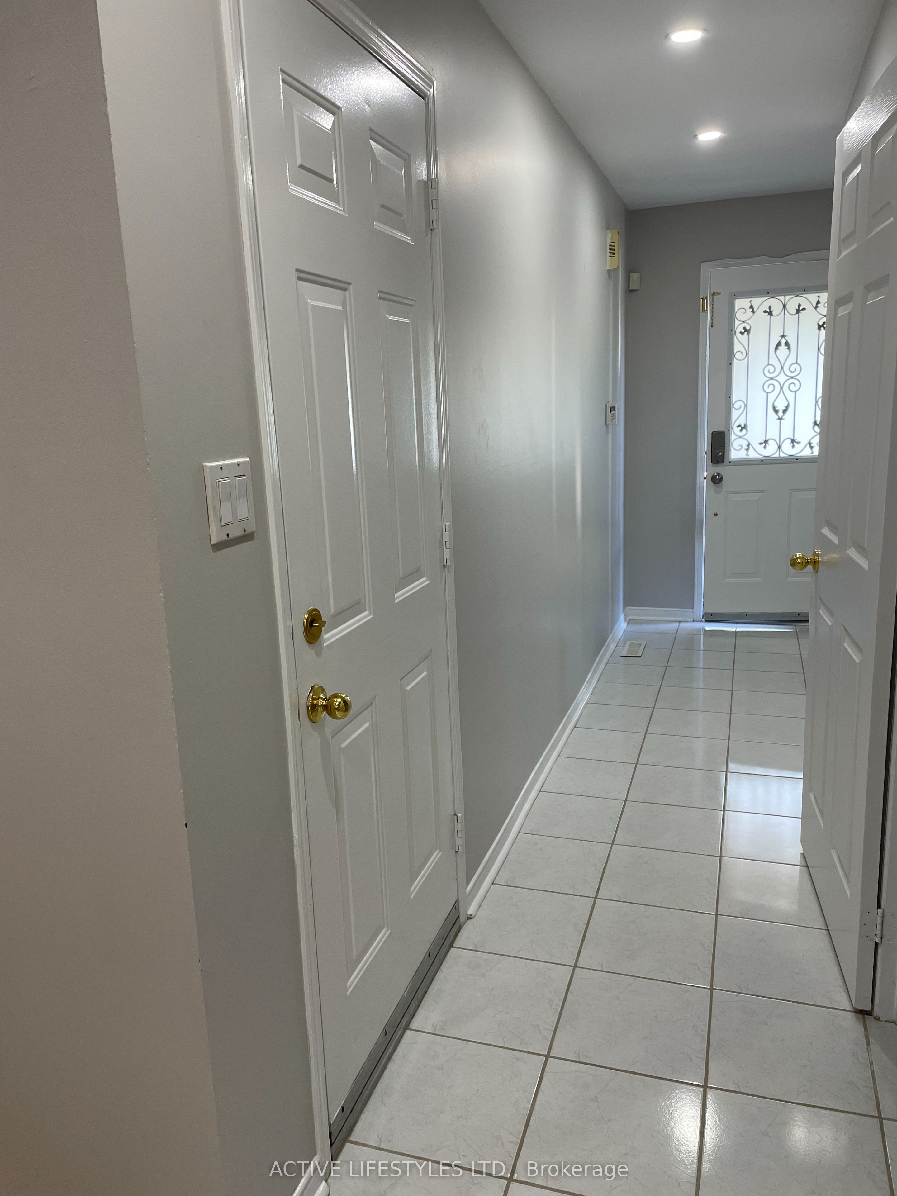 7647 Doverwood Drive, Mississauga, ON L5N 8J2 photo 4