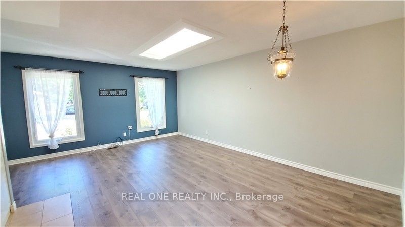 133 McCraney Street #upper, Oakville, ON L6H 1H5 photo 4