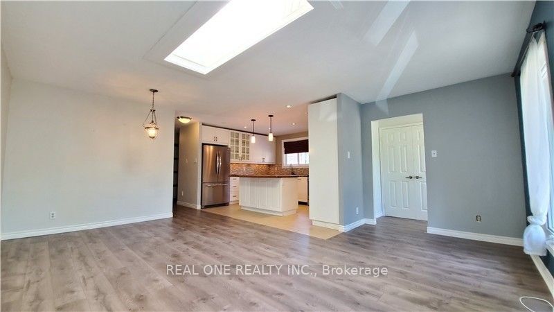 133 McCraney Street #upper, Oakville, ON L6H 1H5 photo 5