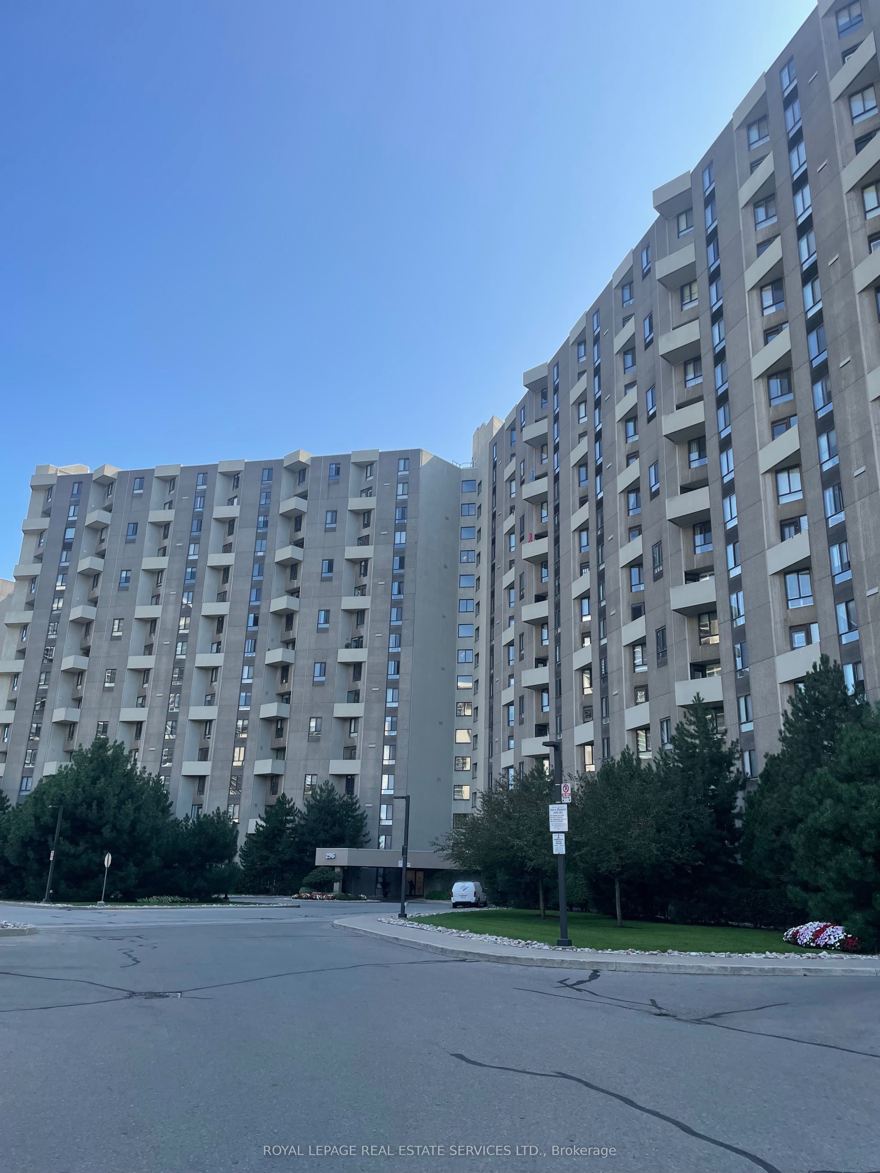 296 Mill Road A15, Toronto, ON M9C 4X8 photo 3