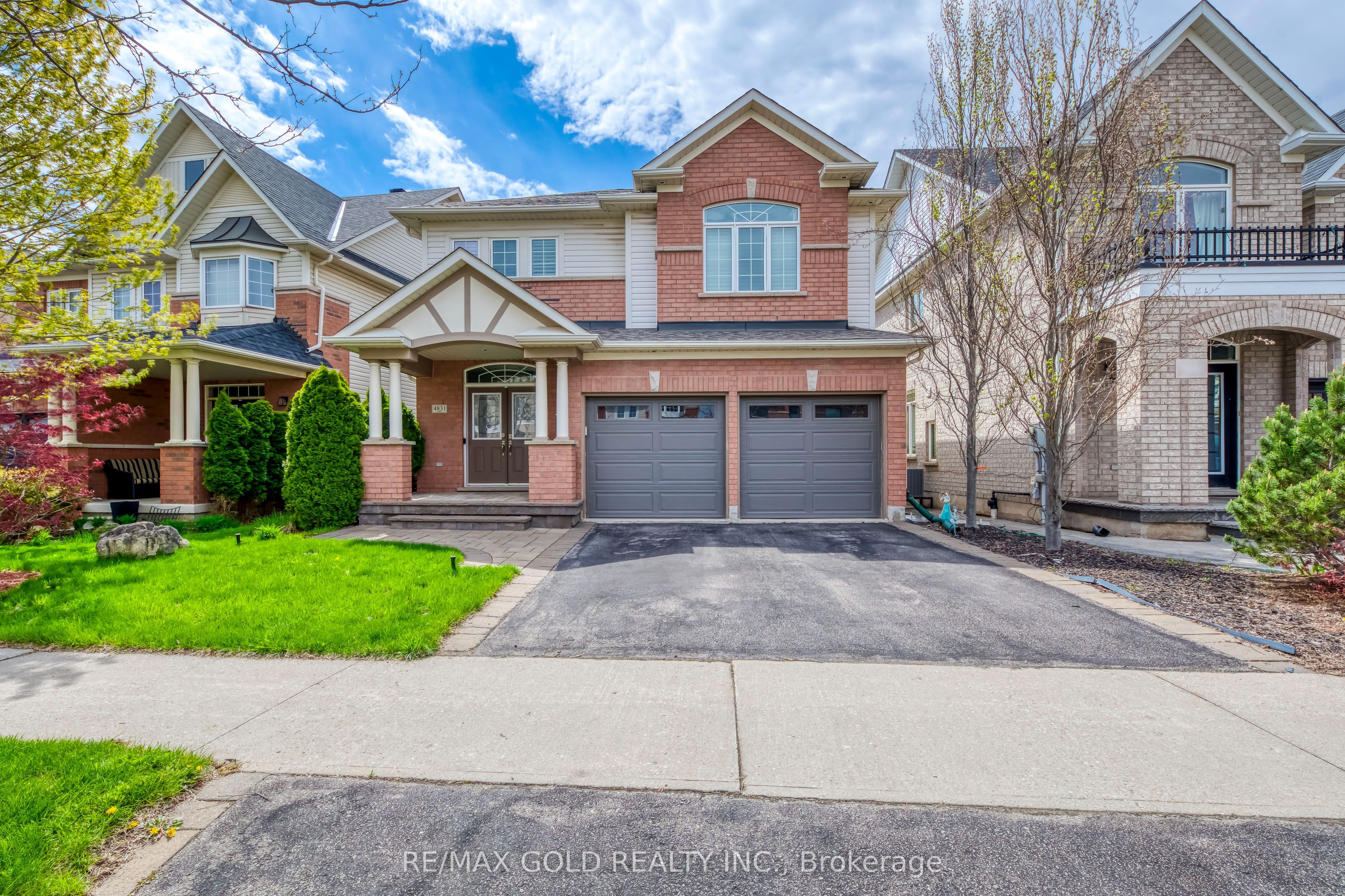 4831 Columbus Drive, Burlington, ON L7M 0J4