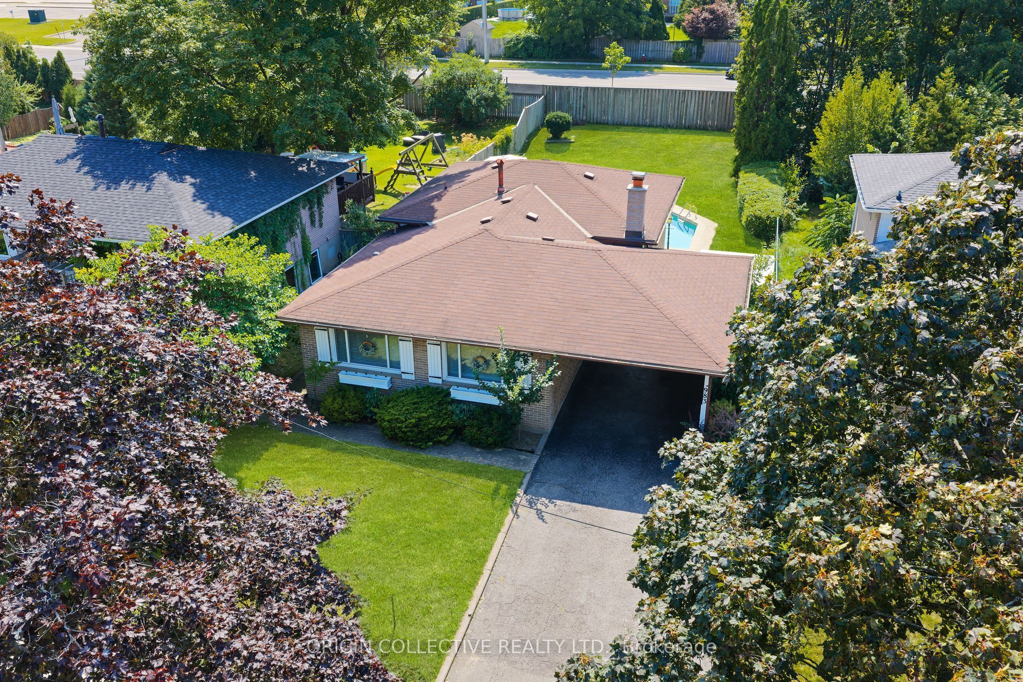 983 Parthia Crescent, Mississauga, ON L4Y 2K9 photo 3