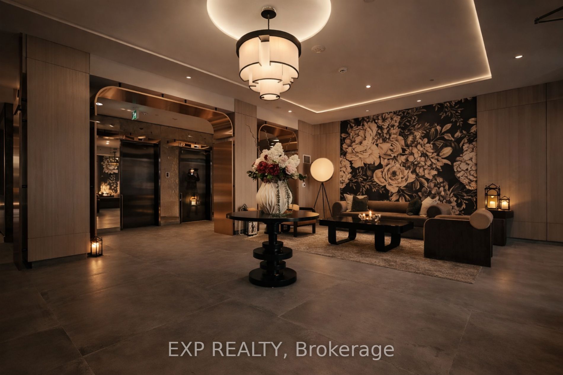 556 Marlee Avenue 811, Toronto, ON M6B 0B1 photo 4