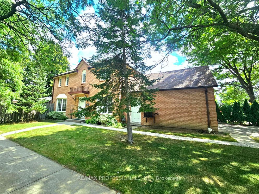 500 Silverthorne Crescent 1, Mississauga, ON L5R 1W3