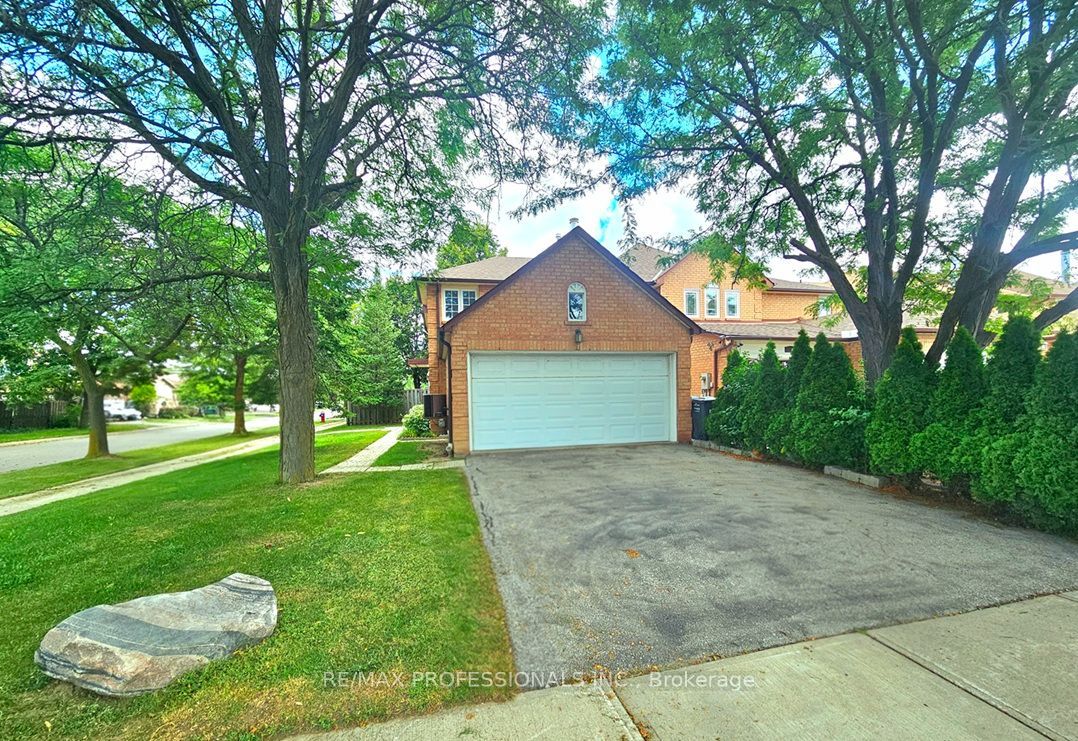 500 Silverthorne Crescent 1, Mississauga, ON L5R 1W3 photo 3