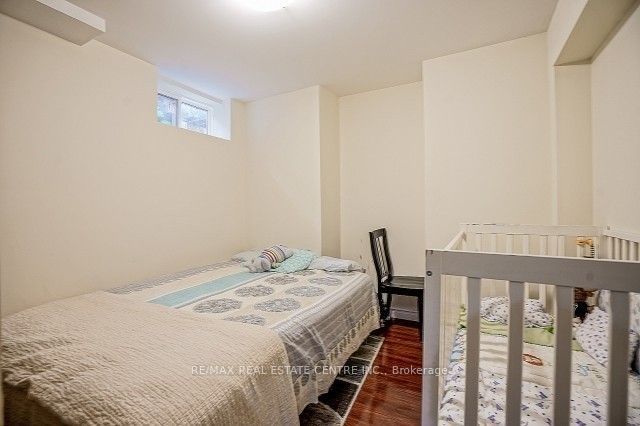 28 Stephanie Avenue, Brampton, ON L6Y 5N3 photo 2