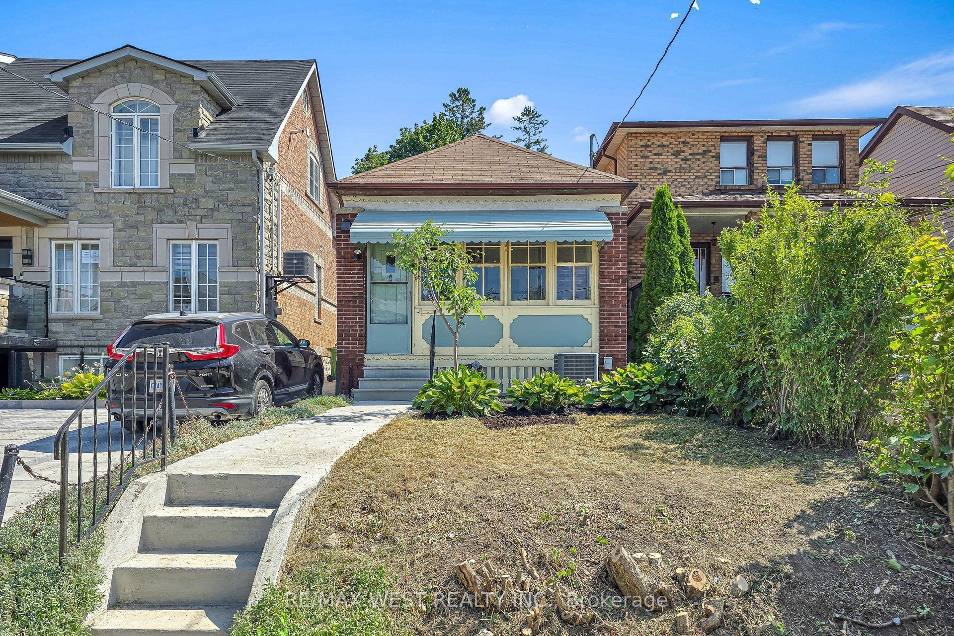 59 Branstone Road, Toronto, ON M6E 4E3