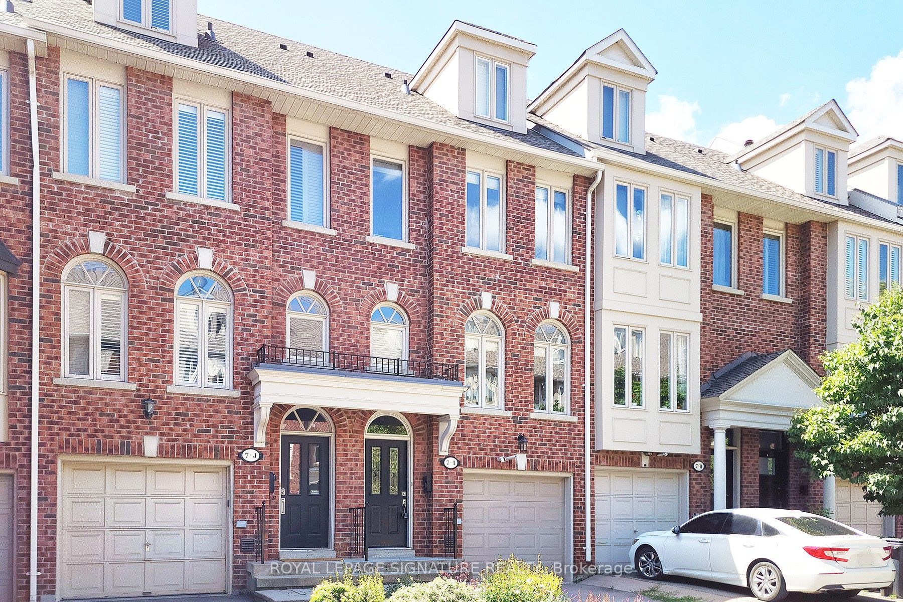 7-I Brussels Street, Toronto, ON M8Y 1H2 photo 3