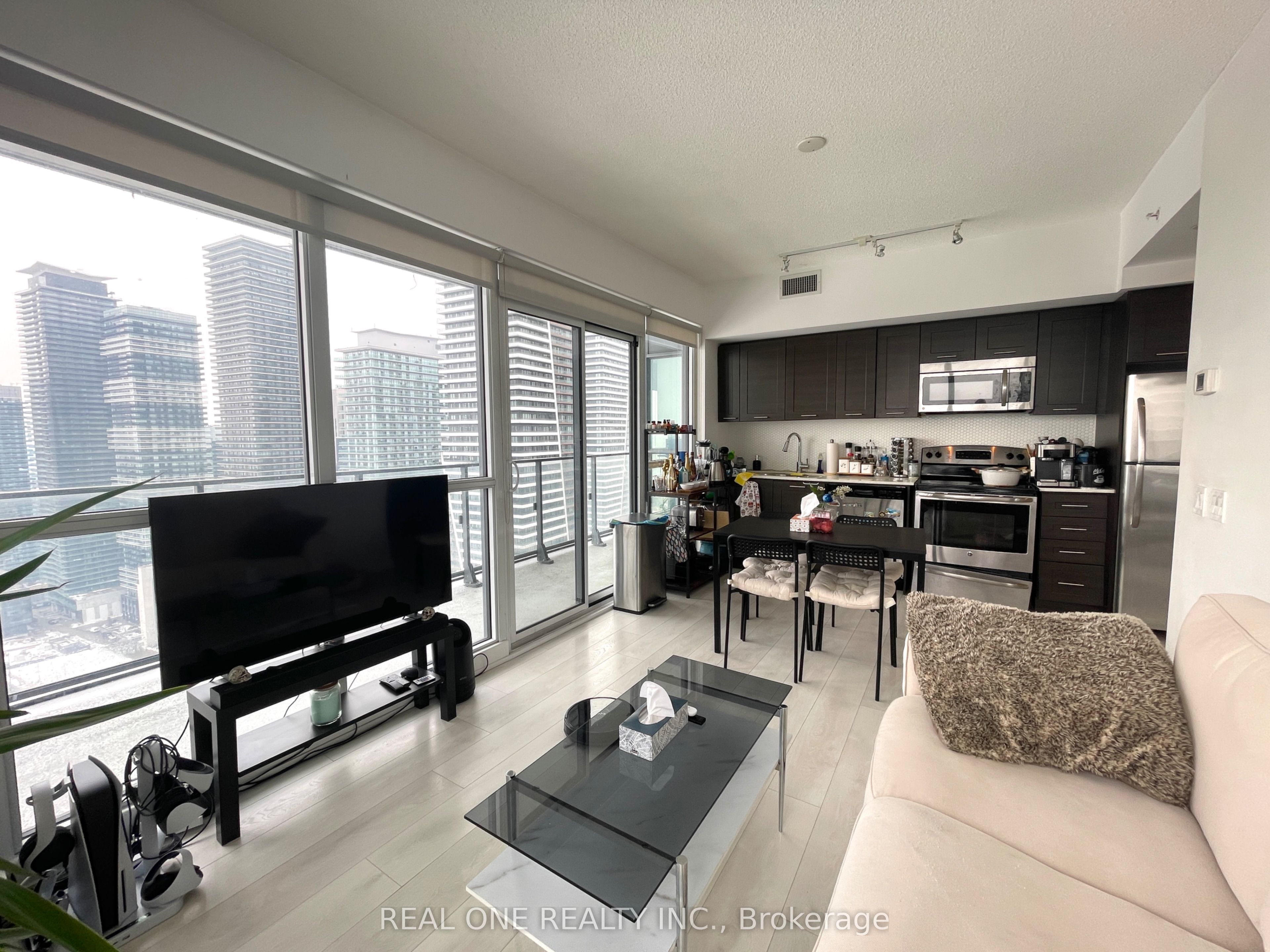 2200 Lake Shore Boulevard W 3907, Toronto, ON M8V 1A4 photo 4