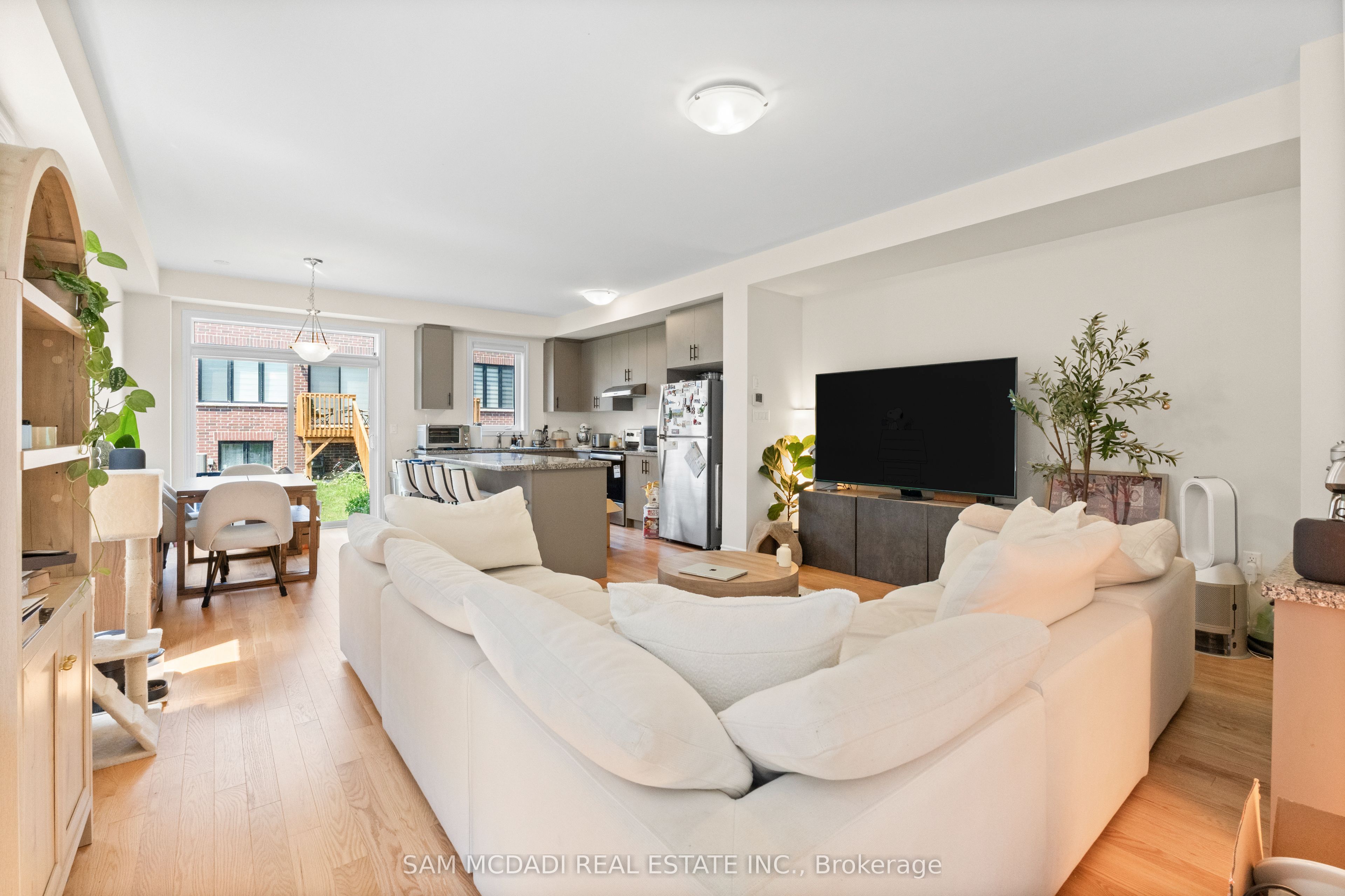 1429 Almonte Drive, Burlington, ON L7P 0V7 photo 2