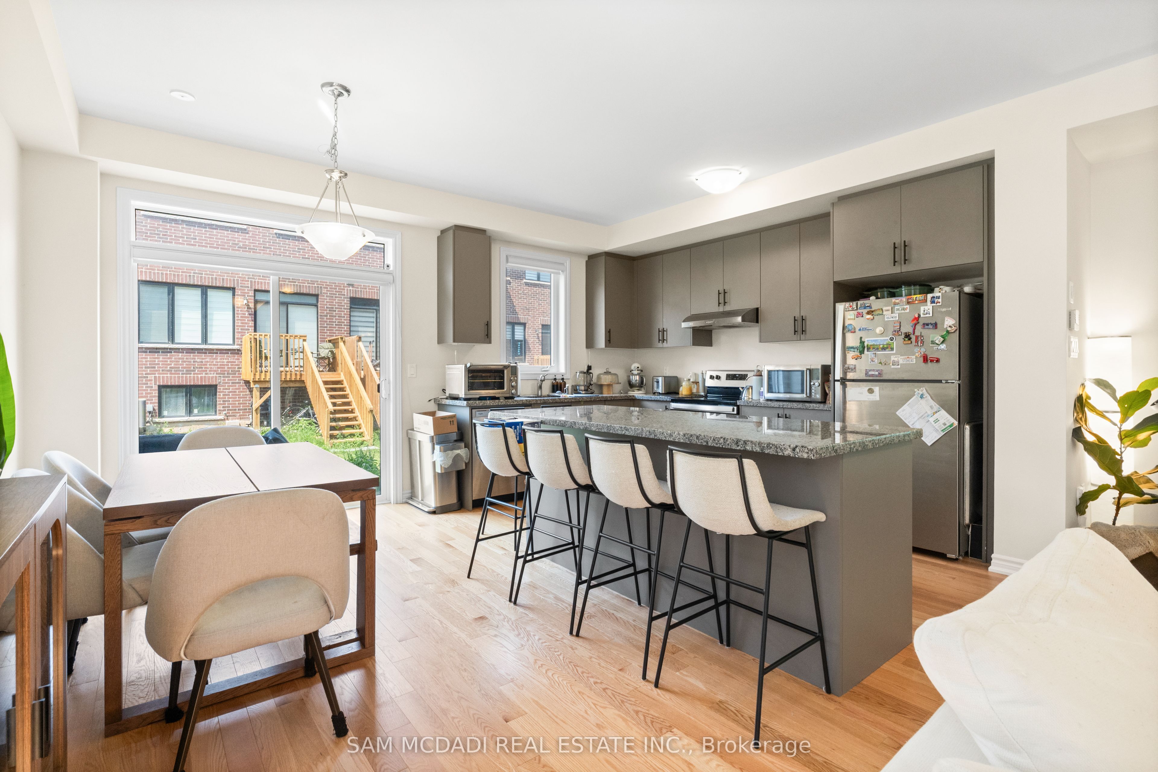 1429 Almonte Drive, Burlington, ON L7P 0V7 photo 3