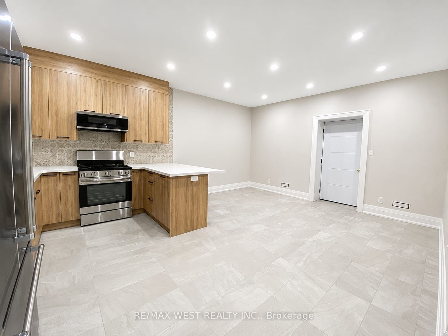 58 Aura Lea Boulevard Basement, Toronto, ON M9M 1K5 photo 2