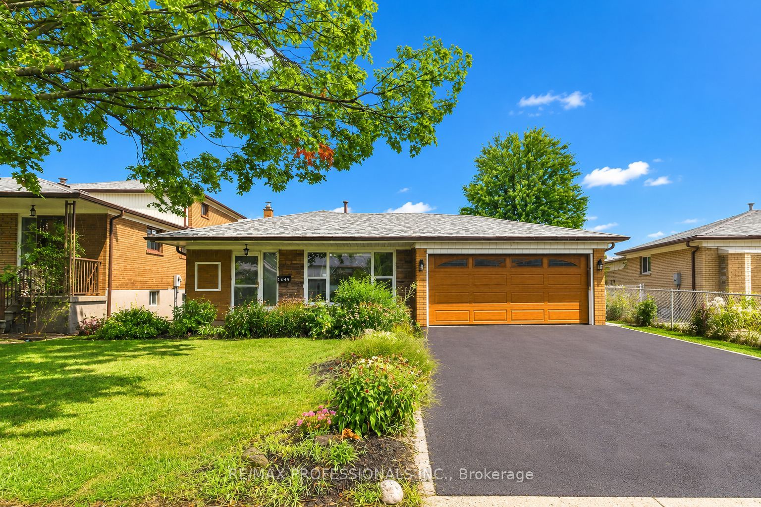 7449 Pickfair Drive, Mississauga, ON L4T 2N1