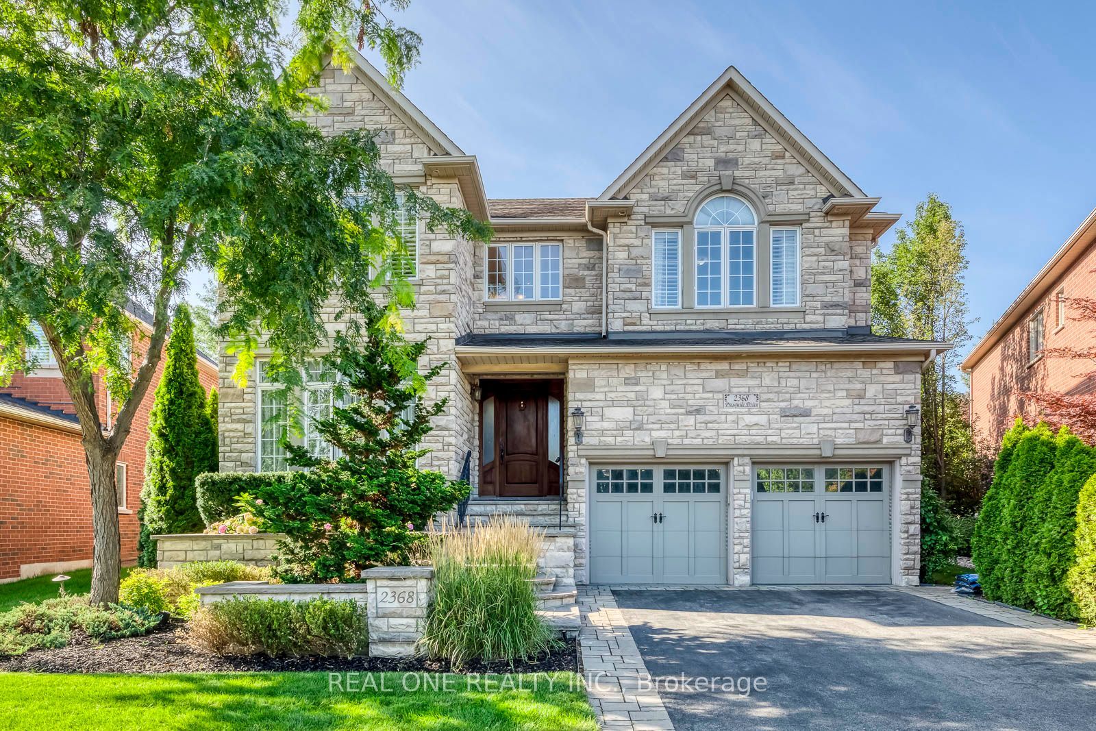 2368 Presquile Drive, Oakville, ON L6H 7R1 photo 2
