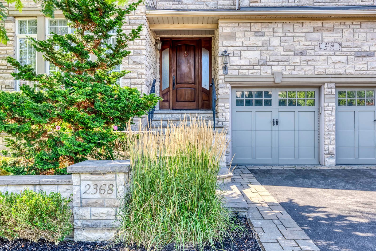 2368 Presquile Drive, Oakville, ON L6H 7R1 photo 3