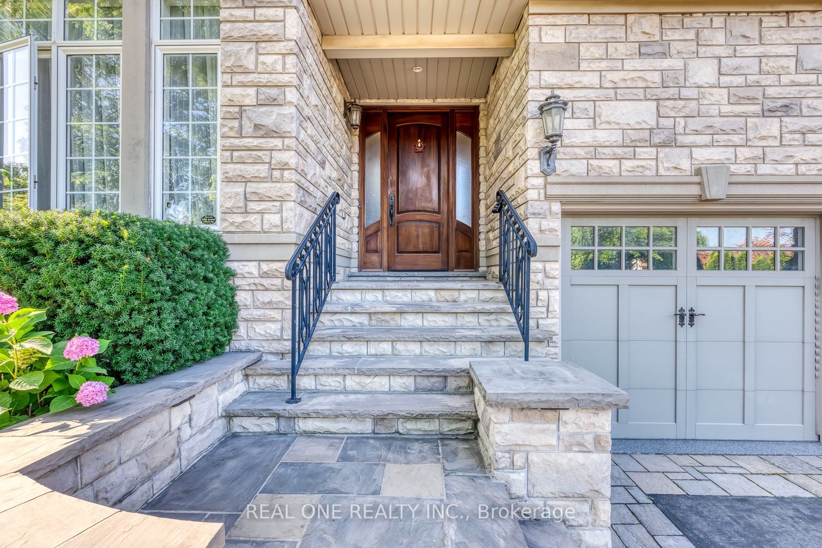 2368 Presquile Drive, Oakville, ON L6H 7R1 photo 4