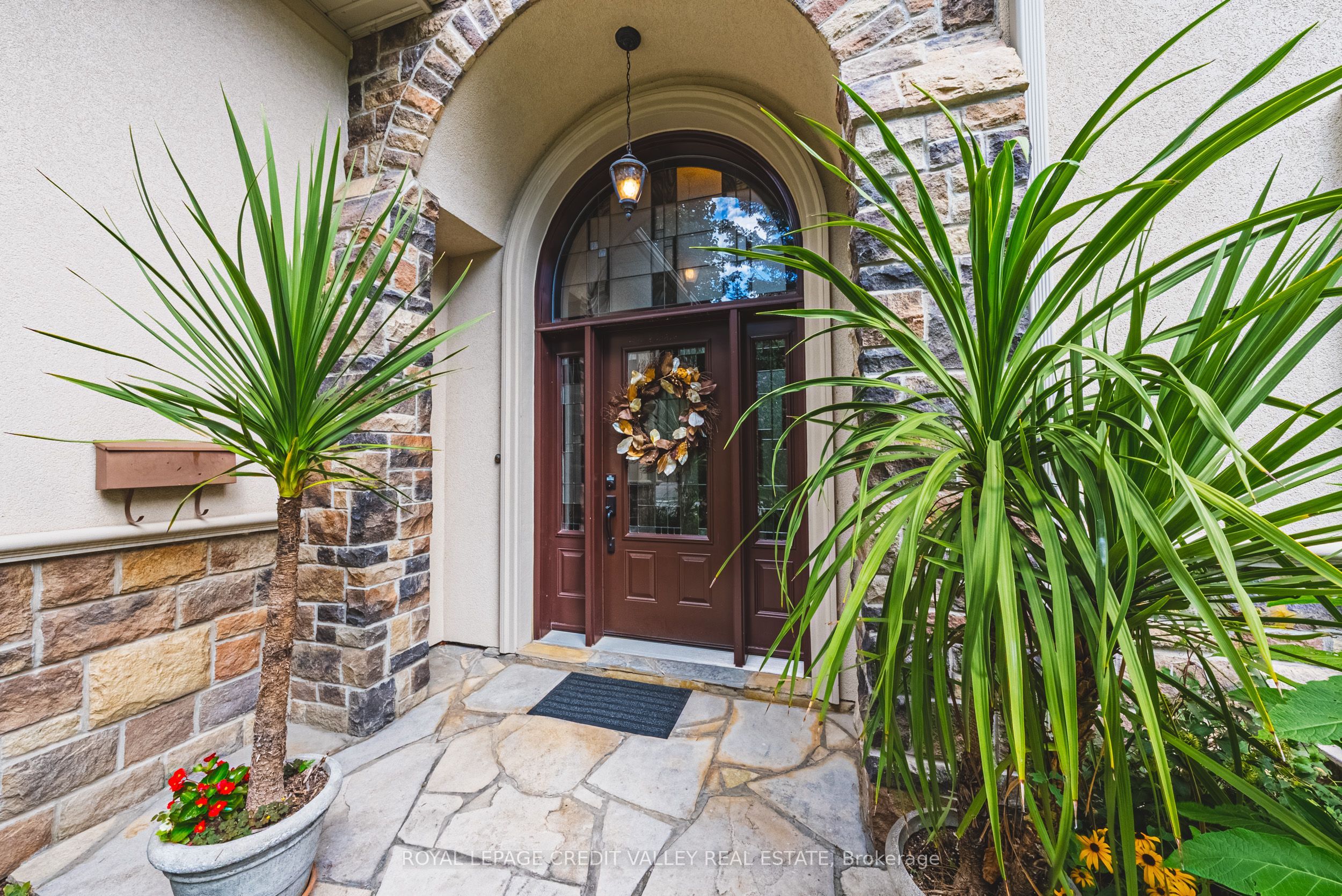 471 The Kingsway, Toronto, ON M9A 3W5 photo 4