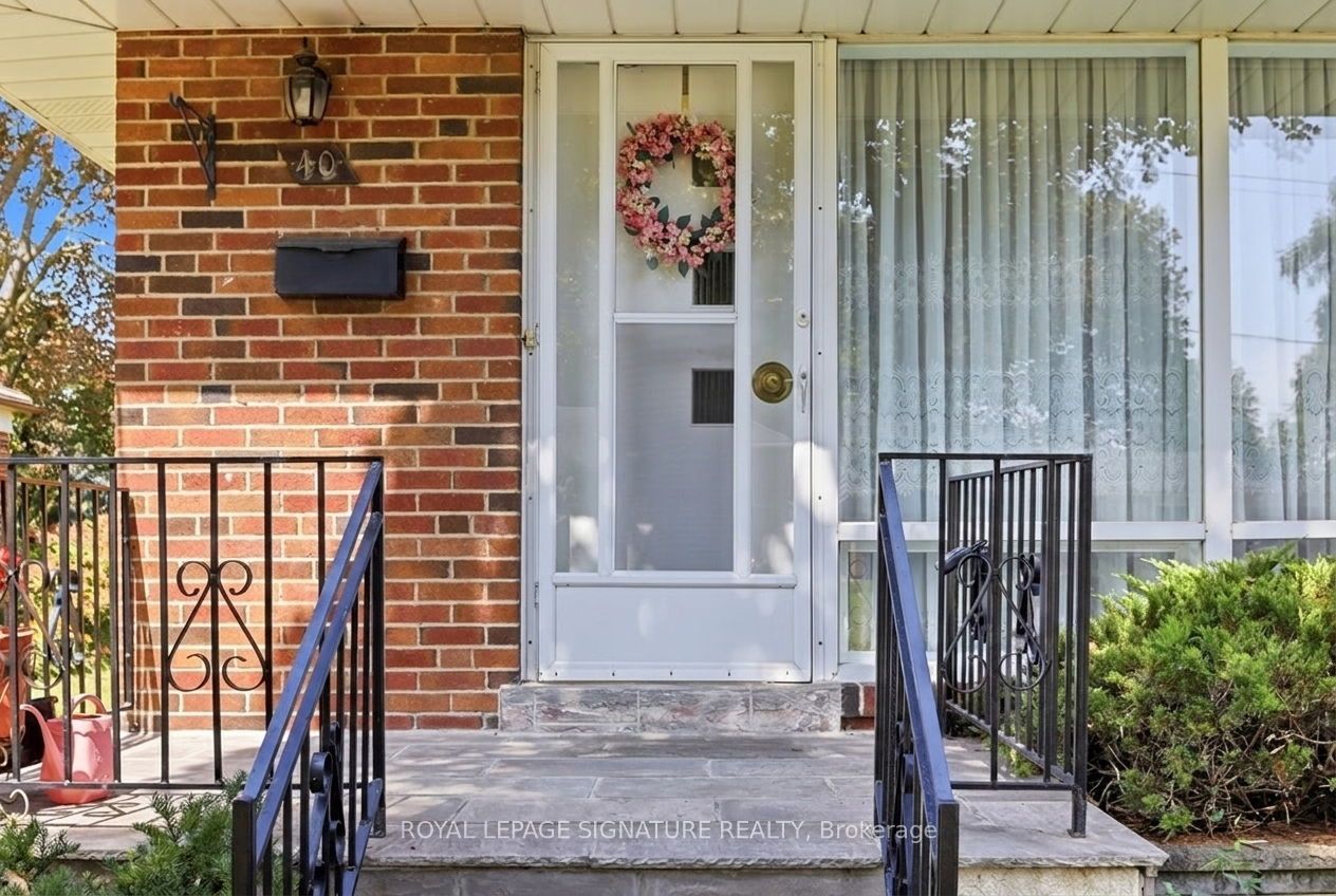 40 Kirk Bradden Road E, Toronto, ON M8Y 2E7 photo 3