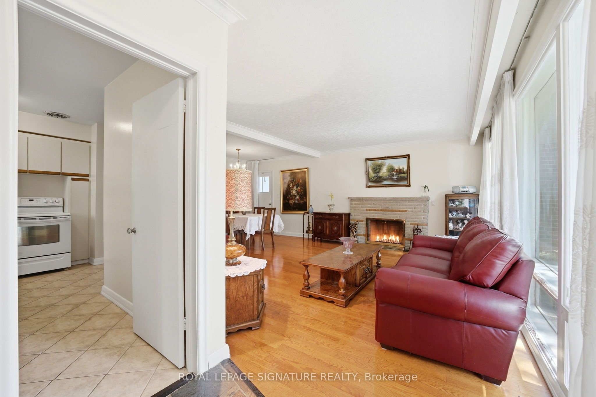 40 Kirk Bradden Road E, Toronto, ON M8Y 2E7 photo 4