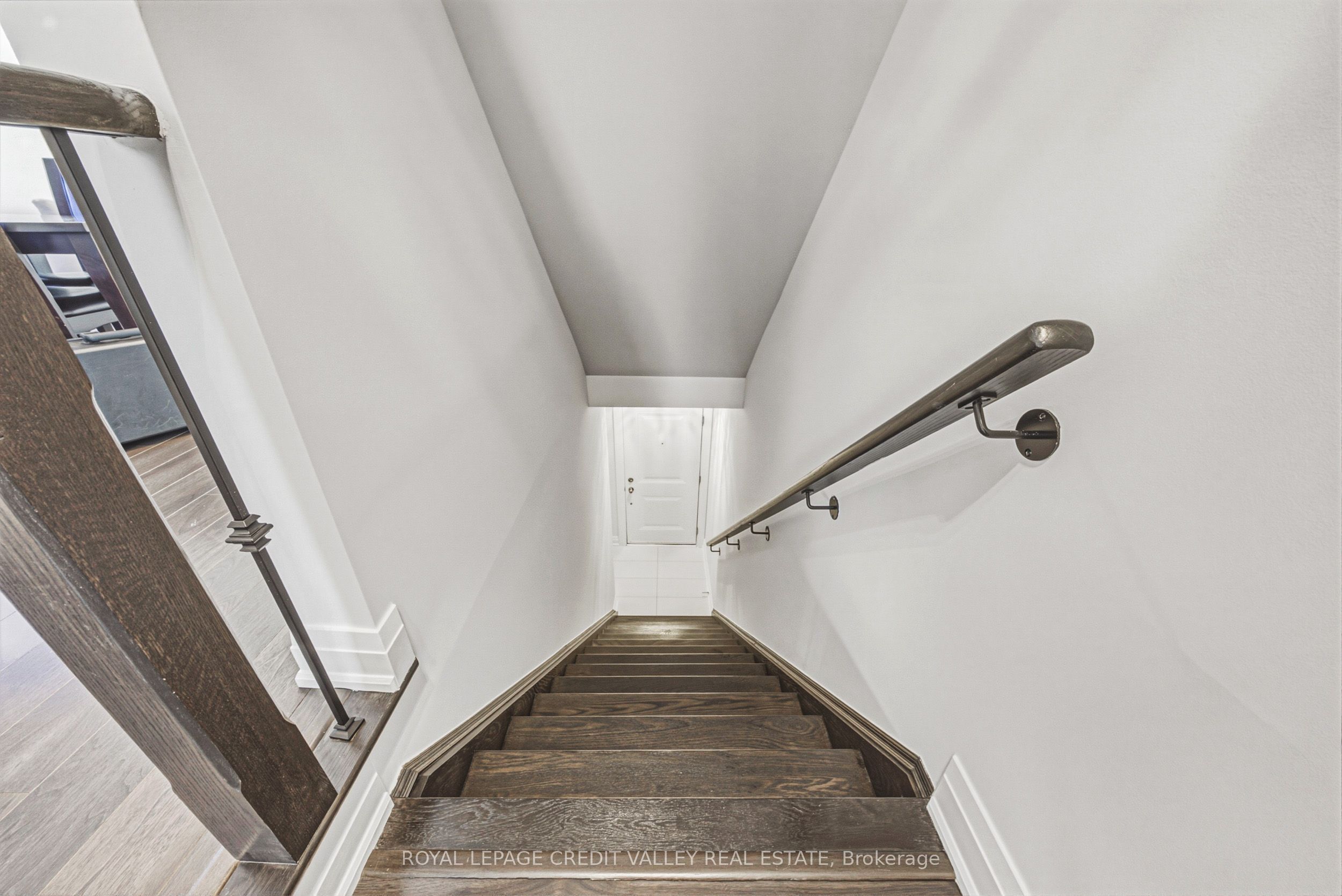 10 Drummond Street 505, Toronto, ON M8V 1Y8 photo 4