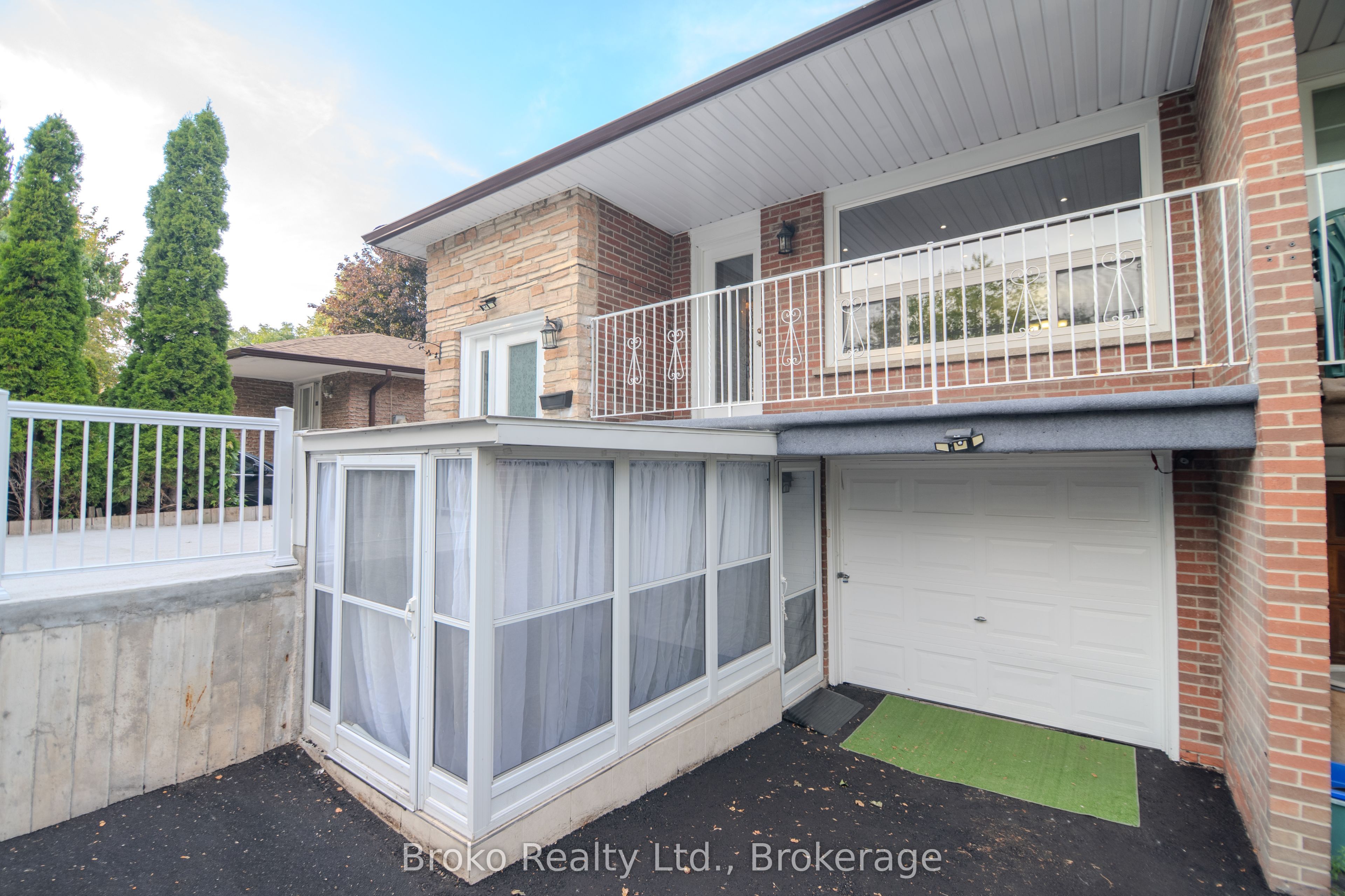 7782 Kittridge Drive, Mississauga, ON L4T 3J6 photo 3