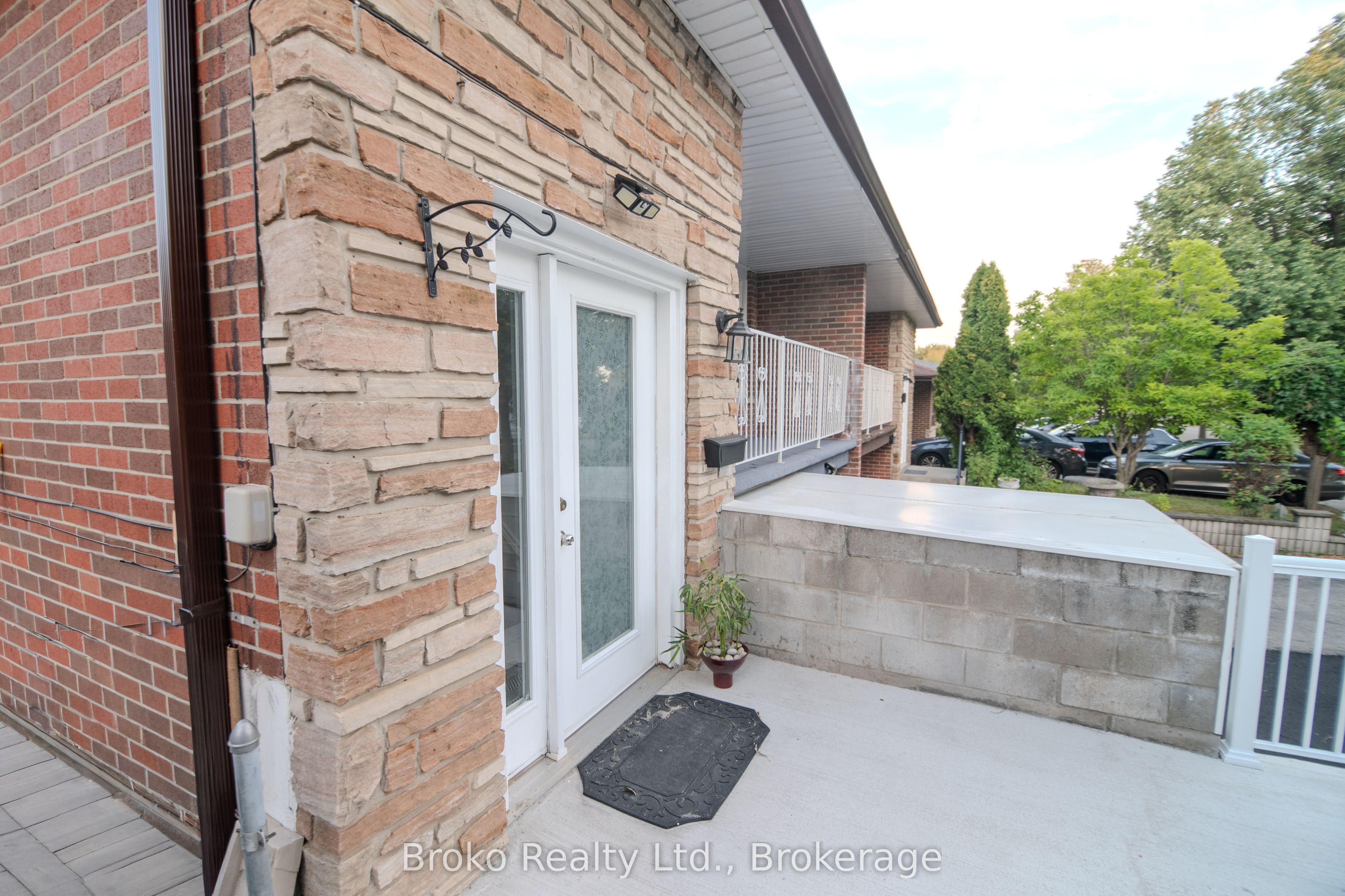 7782 Kittridge Drive, Mississauga, ON L4T 3J6 photo 5