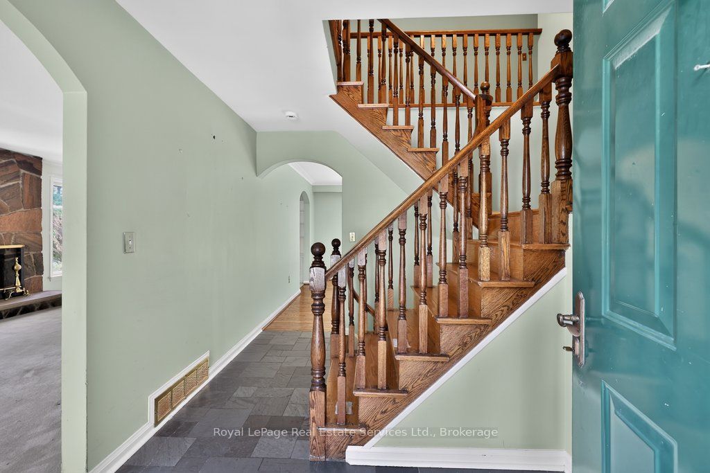 328 Dalewood Drive, Oakville, ON L6J 4P5 photo 5