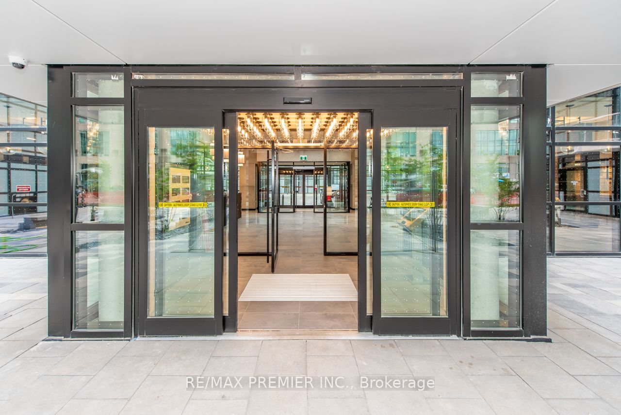 251 Manitoba Street 606, Toronto, ON M8Y 0B3 photo 2