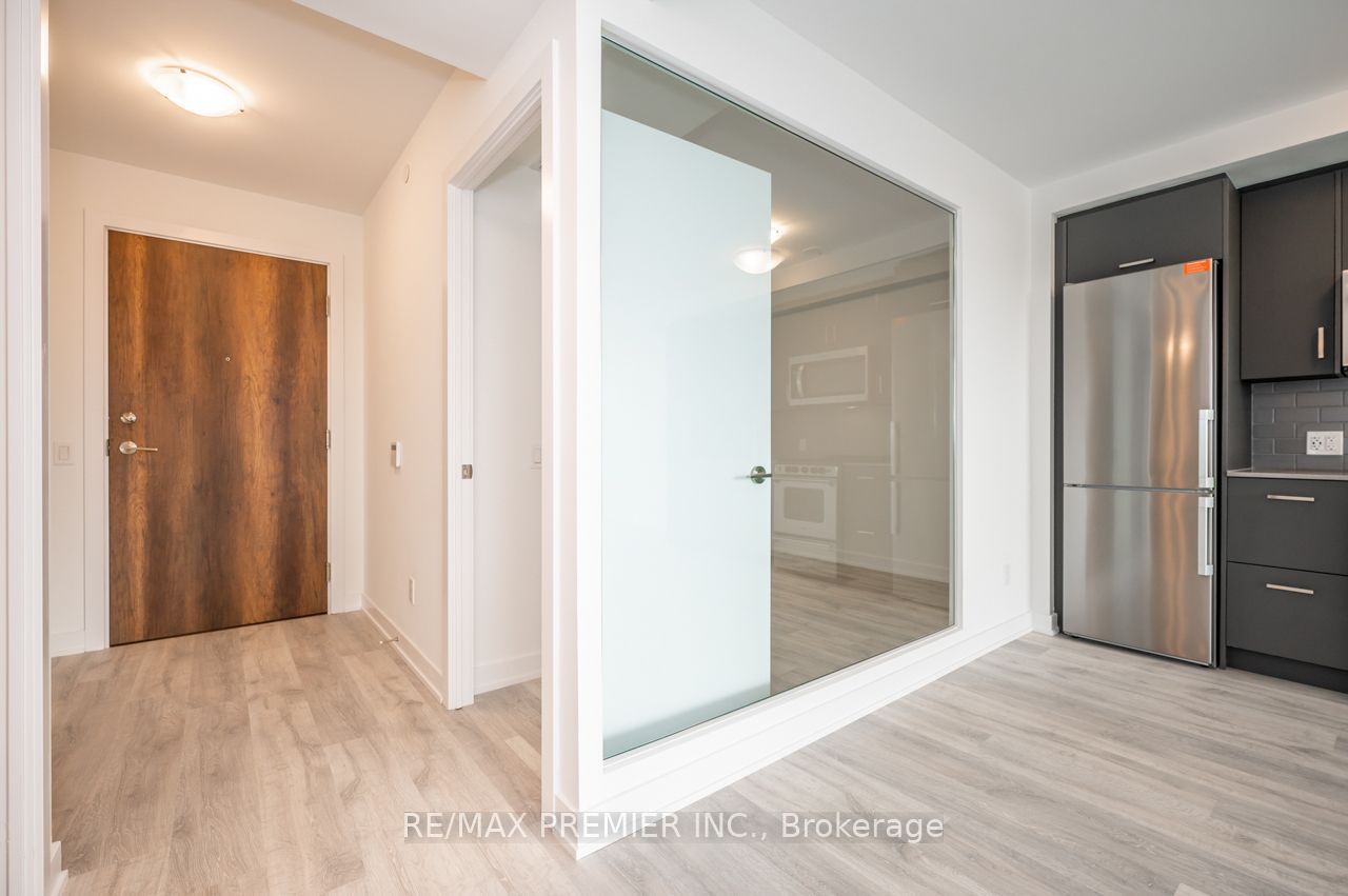 251 Manitoba Street 606, Toronto, ON M8Y 0B3 photo 5