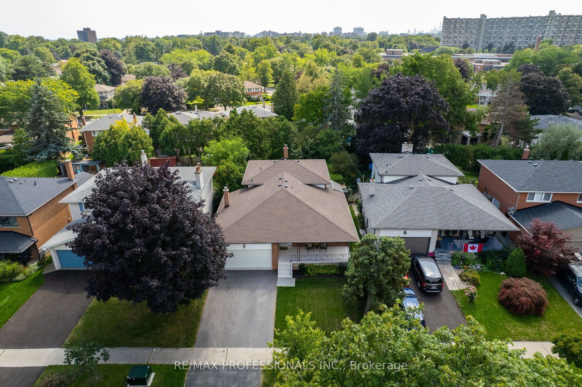 36 Thicket Road, Toronto, ON M9C 2T6 photo 2
