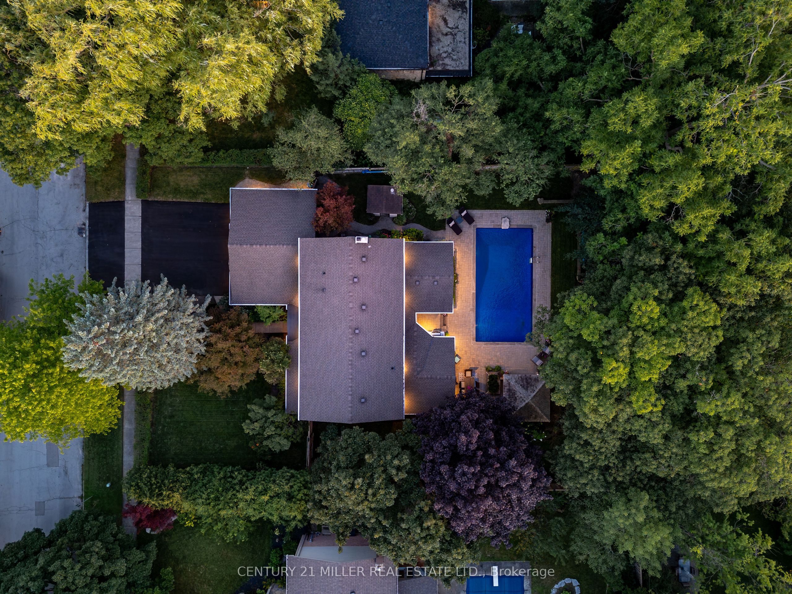 240 Colchester Drive, Oakville, ON L6J 5S5 photo 4