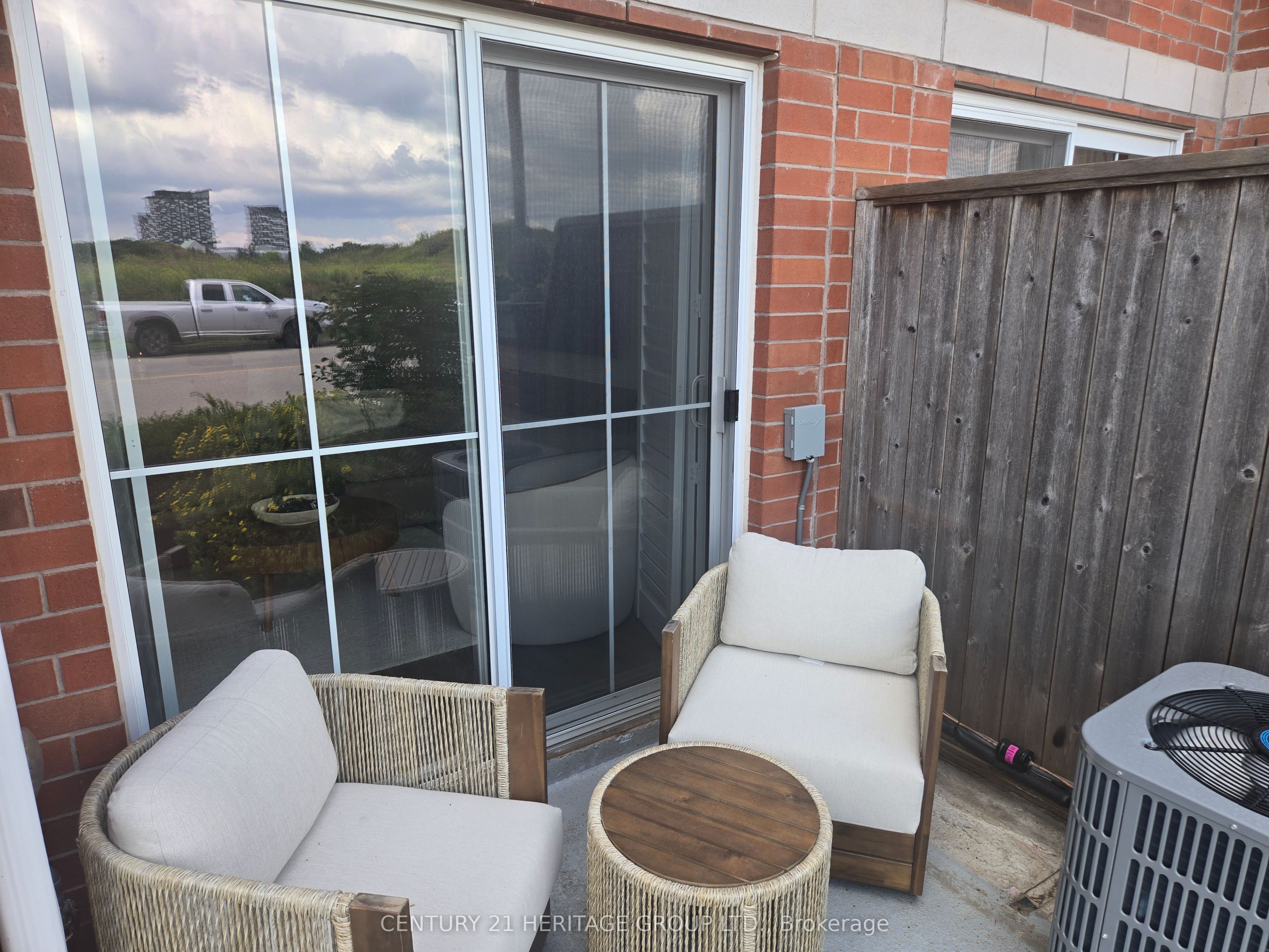 2444 Post Road 3, Oakville, ON L6H 0J2 photo 2