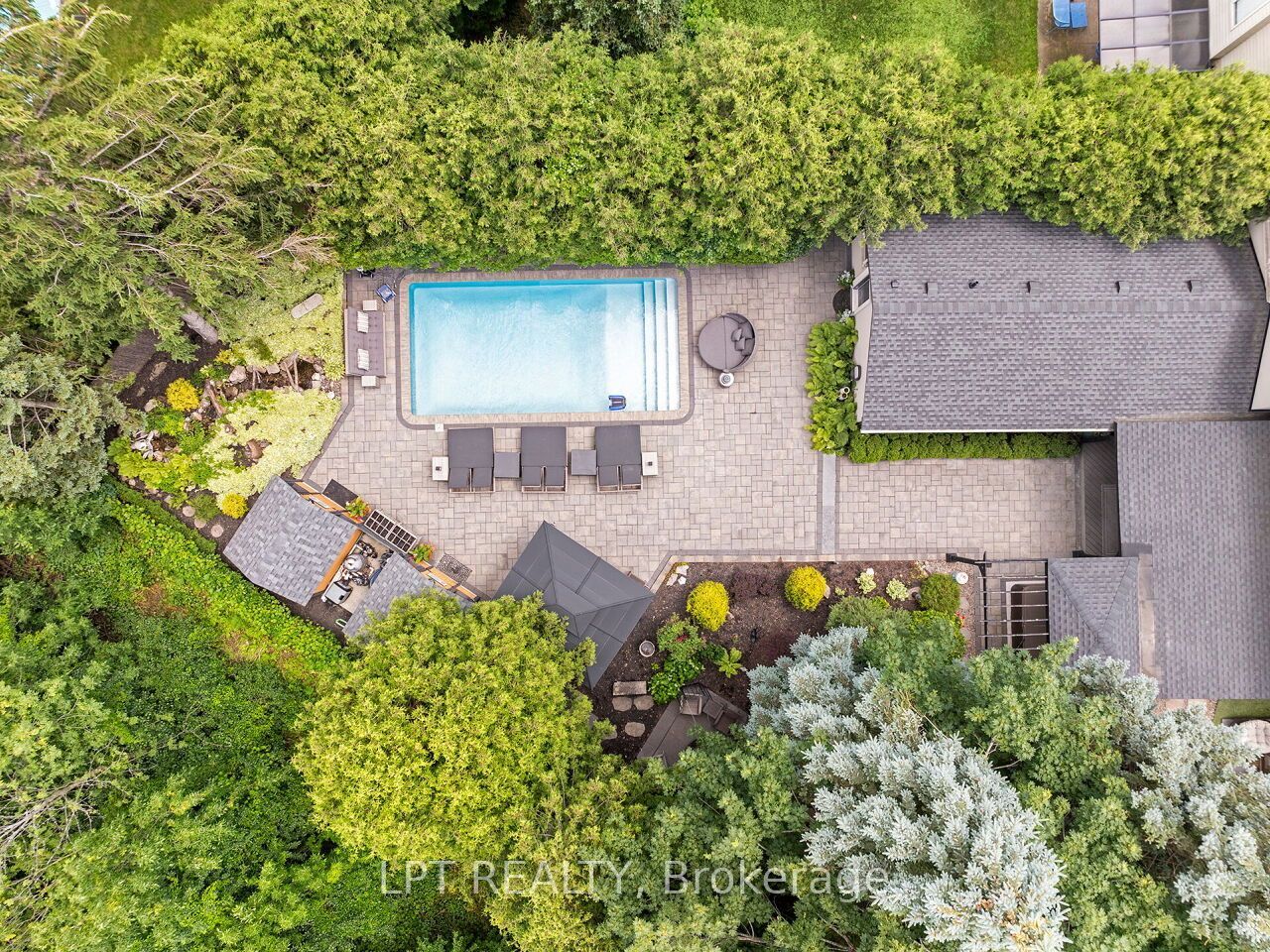 493 Tipperton Crescent, Oakville, ON L6L 5E1 photo 3
