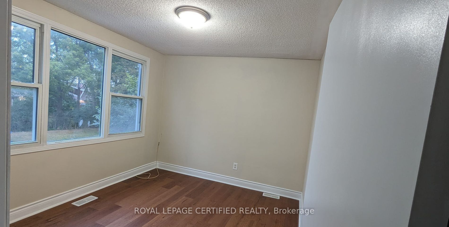 1468 Dundas Crescent, Mississauga, ON L5C 1E9 photo 4