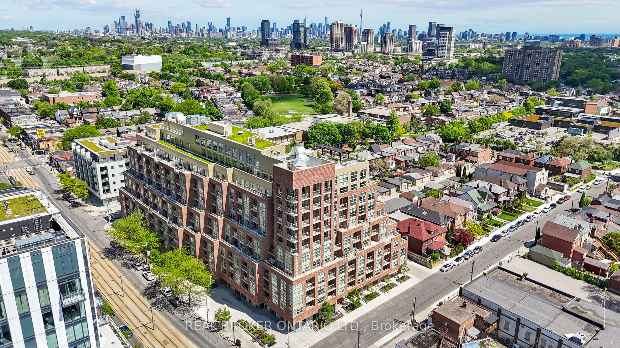 1787 St Clair Avenue W 920, Toronto, ON M6N 0B7 photo 2