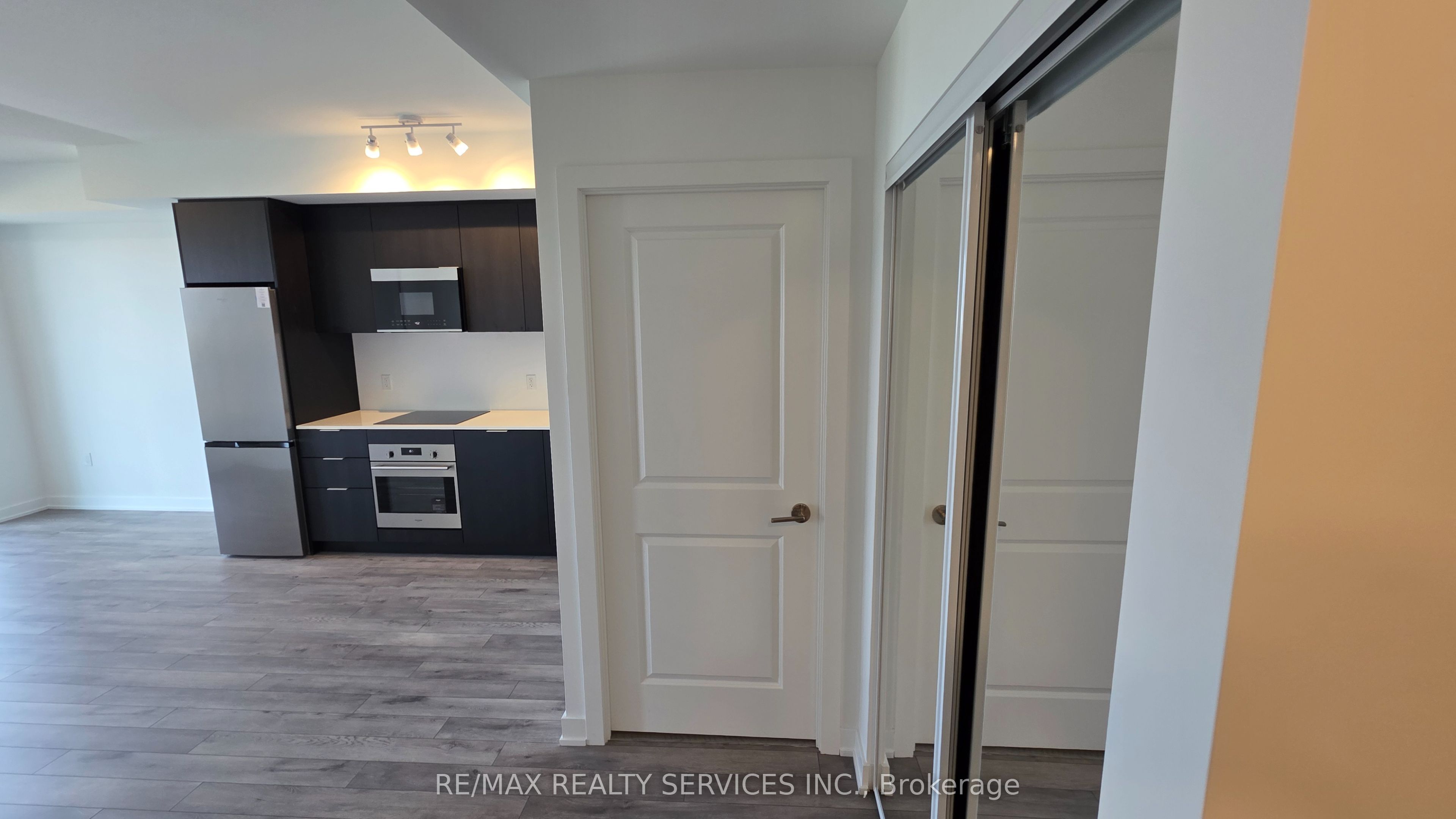 15 Skyridge Drive 2410, Brampton, ON L6P 4S3 photo 4