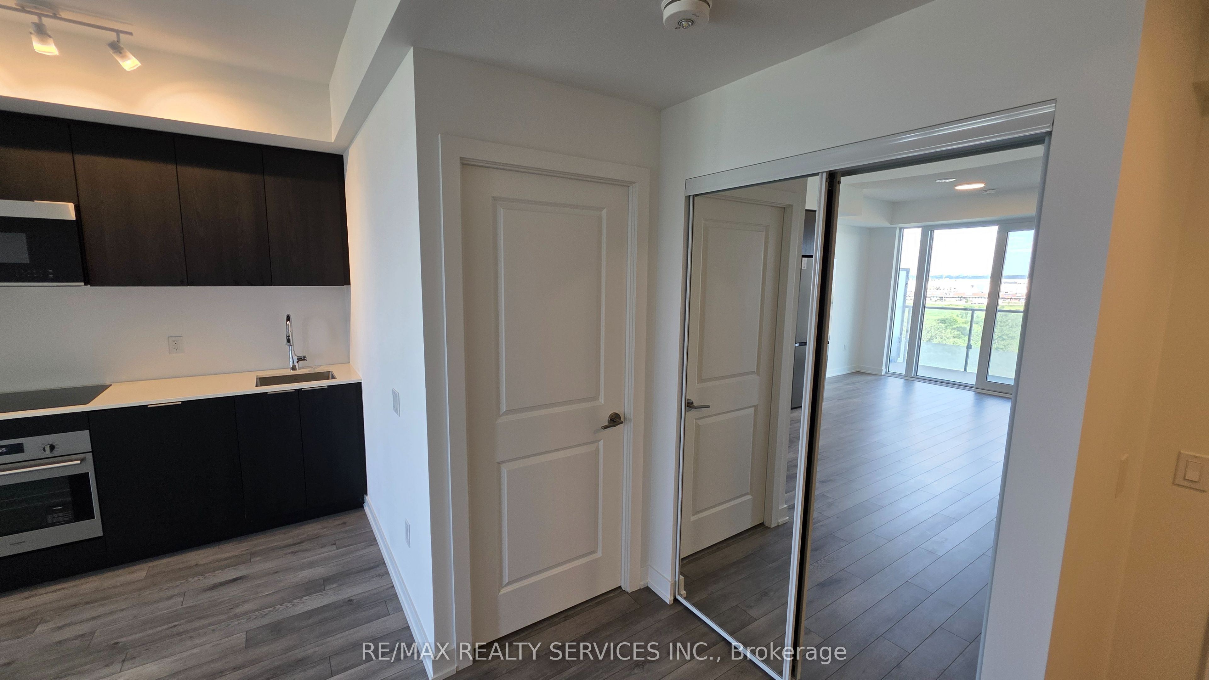 15 Skyridge Drive 2410, Brampton, ON L6P 4S3 photo 5
