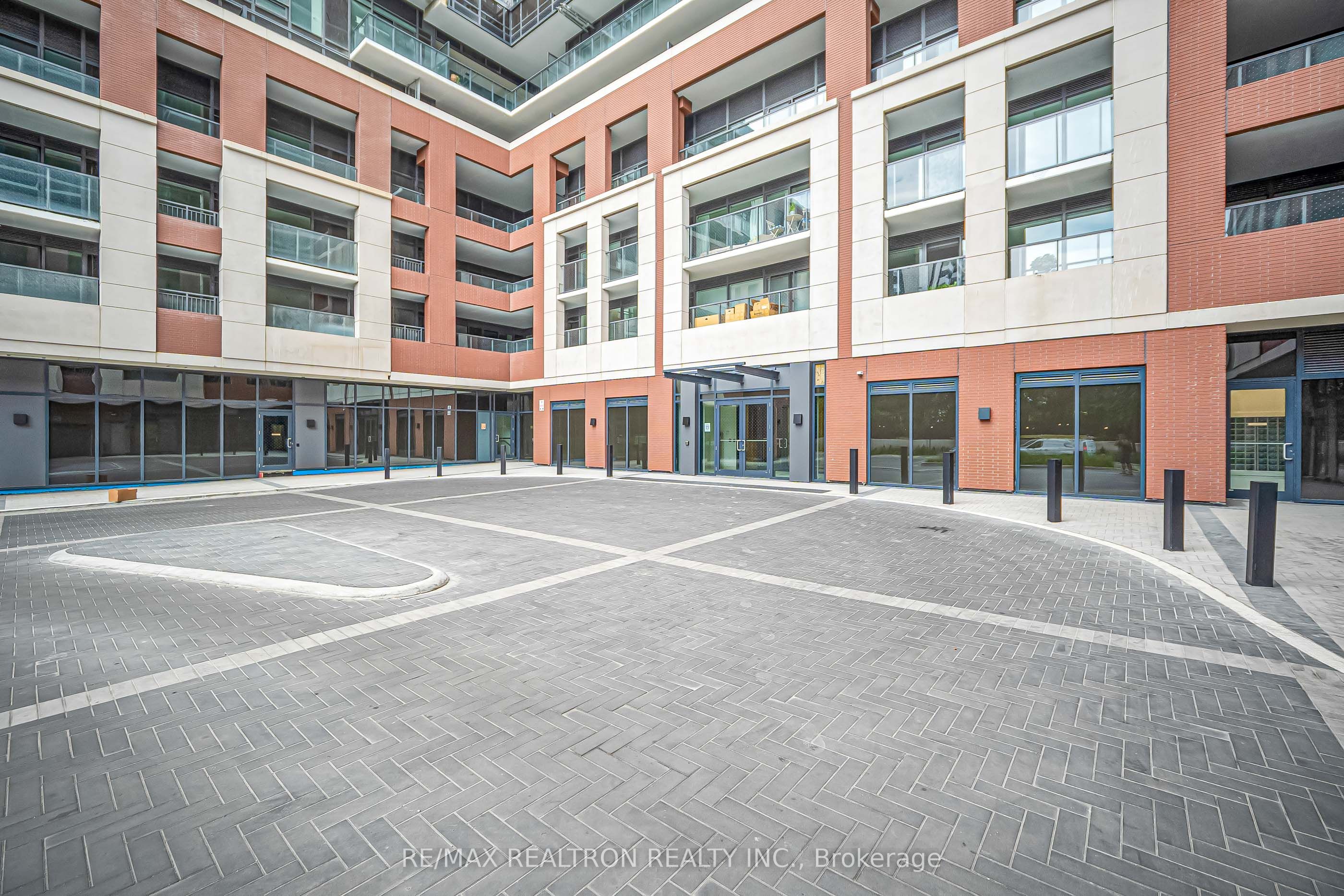4010 Eglinton Avenue W 1515, Toronto, ON M5V 0X8 photo 2
