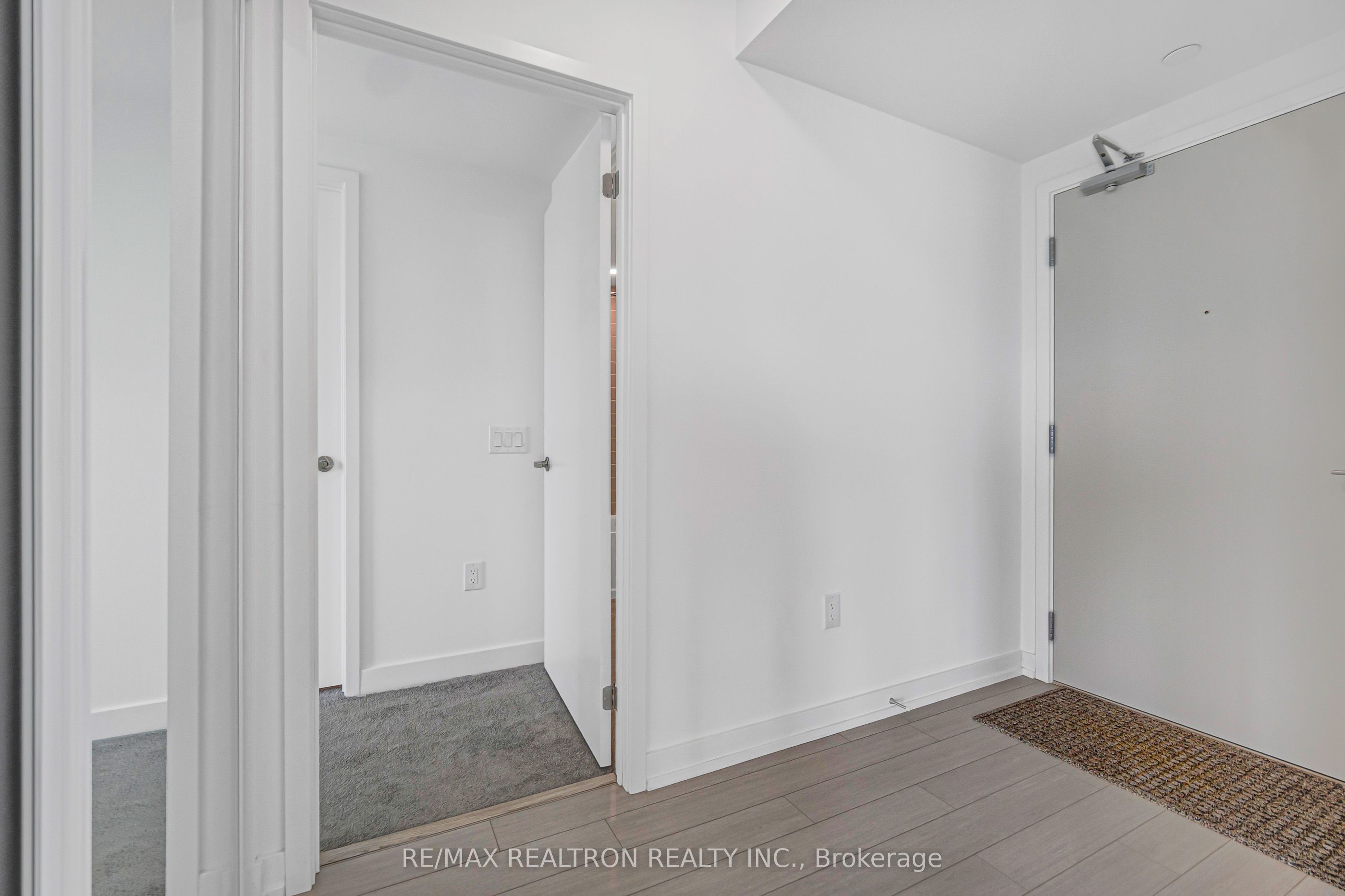 4010 Eglinton Avenue W 1515, Toronto, ON M5V 0X8 photo 4