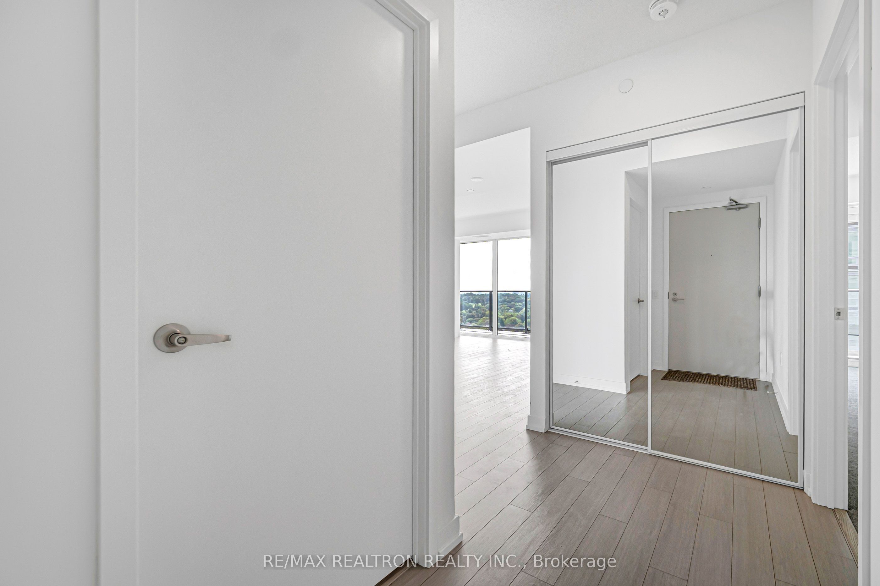 4010 Eglinton Avenue W 1515, Toronto, ON M5V 0X8 photo 5
