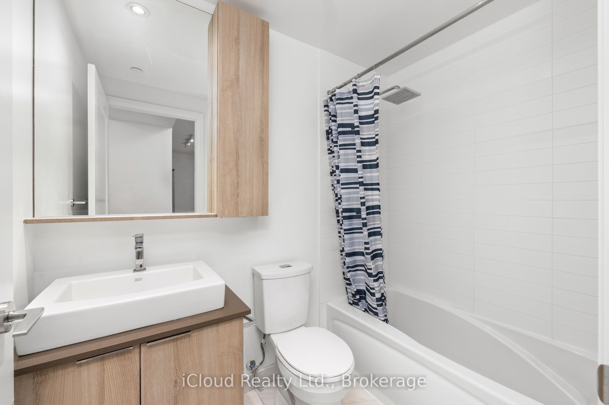 110 Marine Parade Drive 810, Toronto, ON M8V 0A3 photo 3