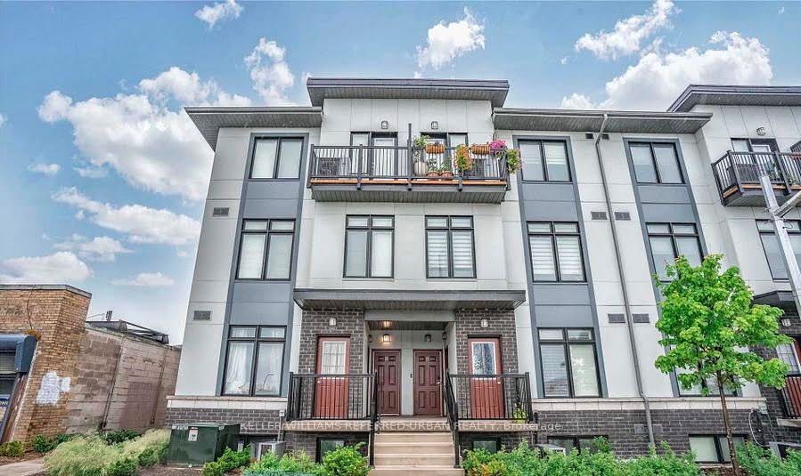 630 Rogers Road 25, Toronto, ON M6M 1C1
