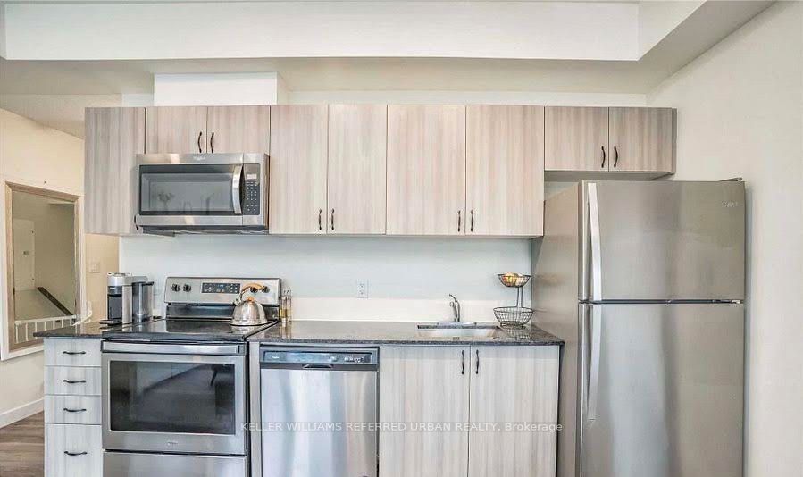 630 Rogers Road 25, Toronto, ON M6M 1C1 photo 3