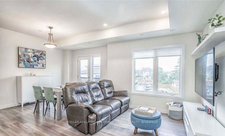 630 Rogers Road 25, Toronto, ON M6M 1C1 photo 4