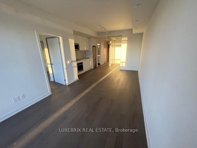 1928 Lakeshore Boulevard W 2211, Toronto, ON M6S 0B1 photo 3