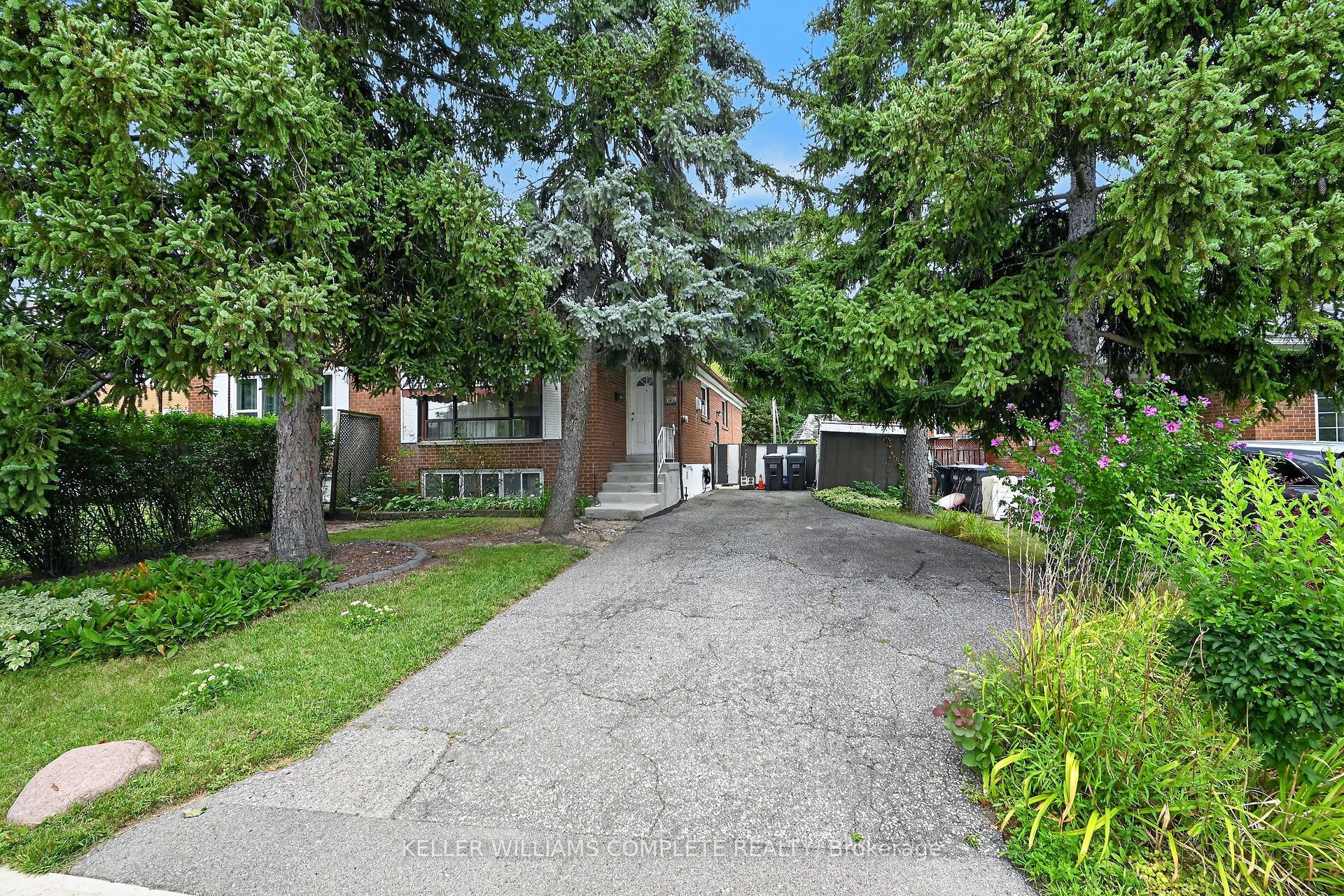 3239 QUEEN FREDERICA Drive, Mississauga, ON L4Y 2Z9 photo 3