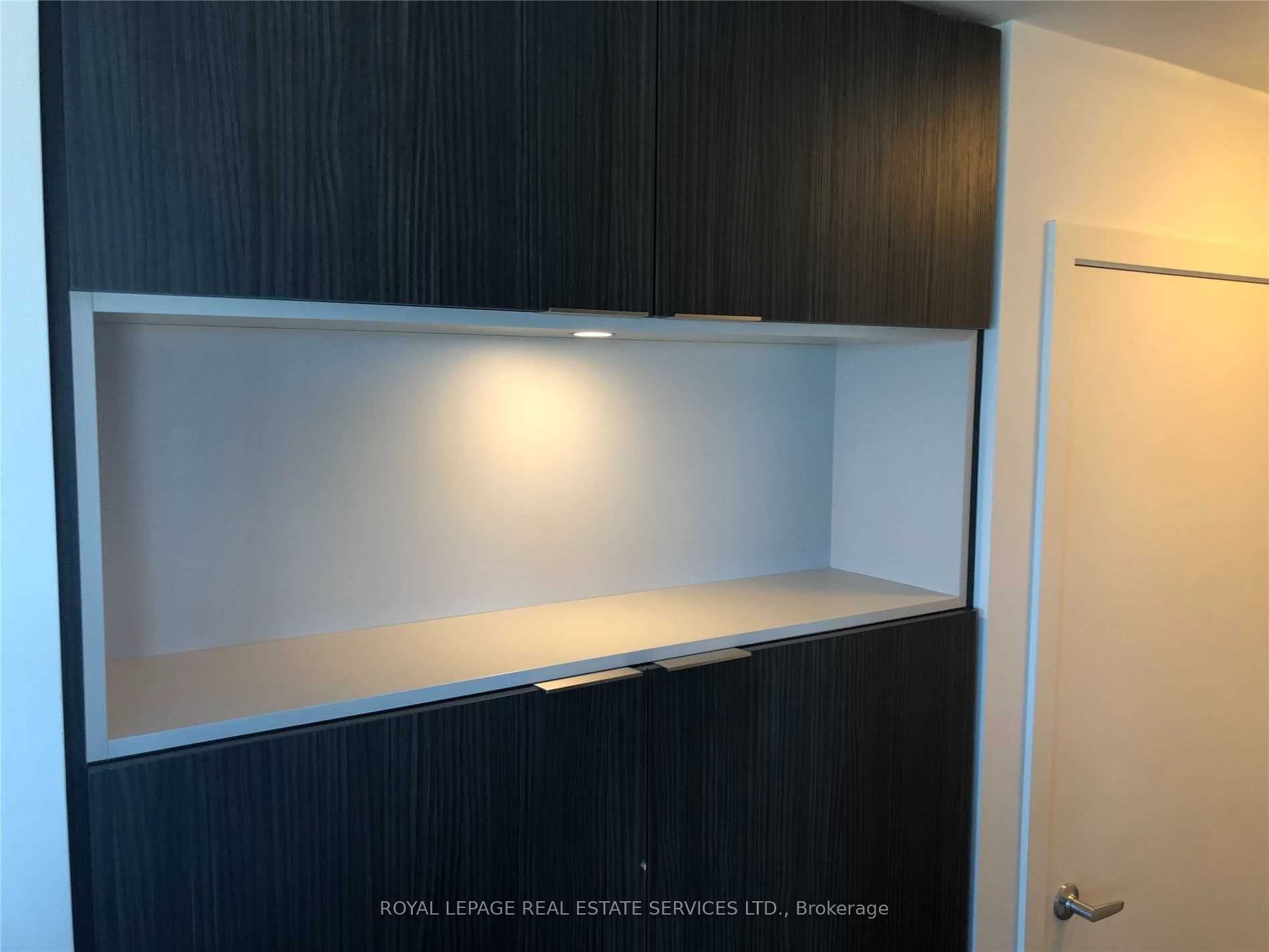 2520 Eglinton Avenue W 1417, Mississauga, ON L5M 0Y2 photo 5